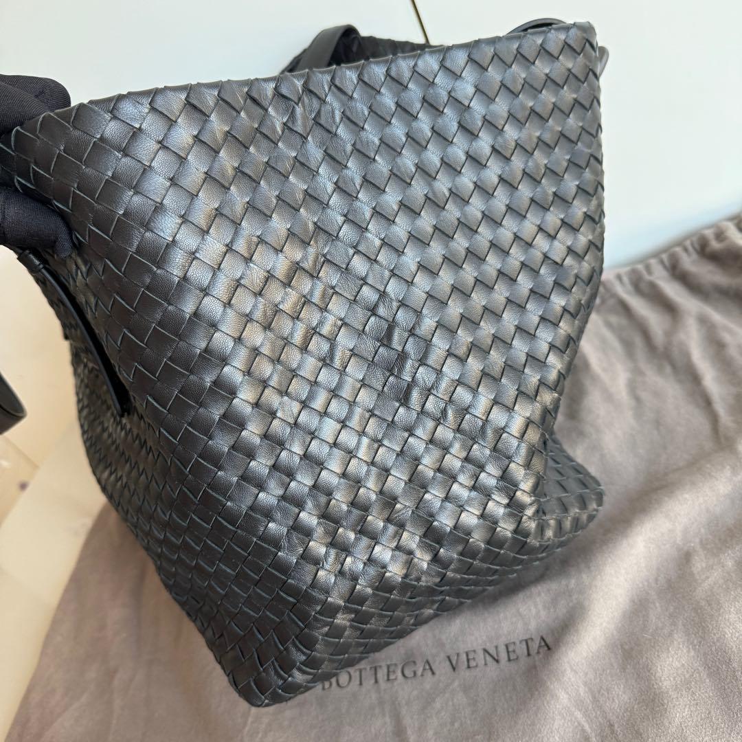 Bottega Veneta Cesta Shopper Tote Nappa Intrecciato Leather Black Large In Excellent Condition In AUBERVILLIERS, FR