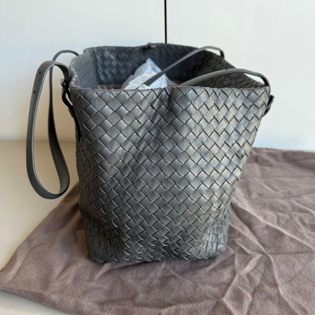 Bottega Veneta Cesta Shopper Tote Nappa Intrecciato Leather Grey Small In Excellent Condition In AUBERVILLIERS, FR