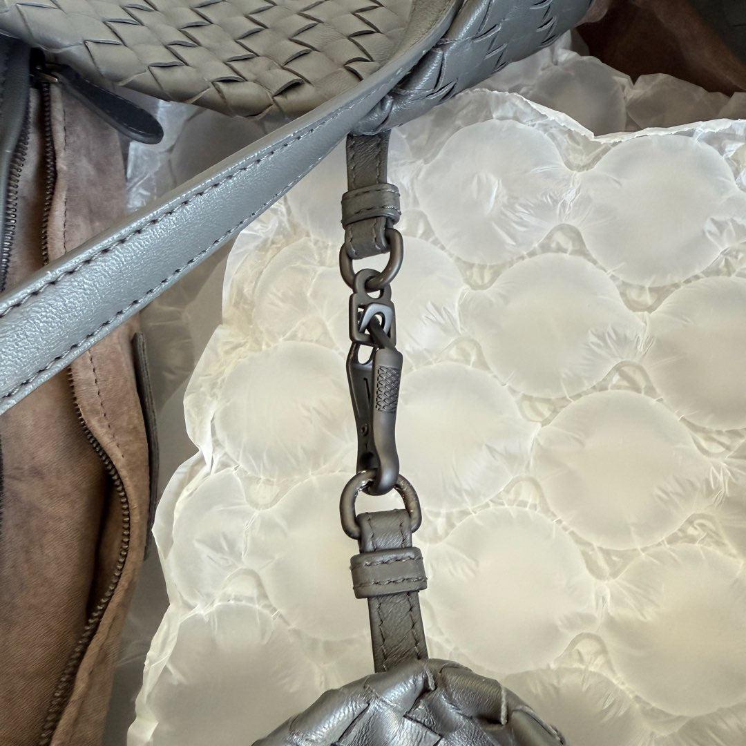 Bottega Veneta Cesta Shopper Tote Nappa Intrecciato Leather Grey Small 3