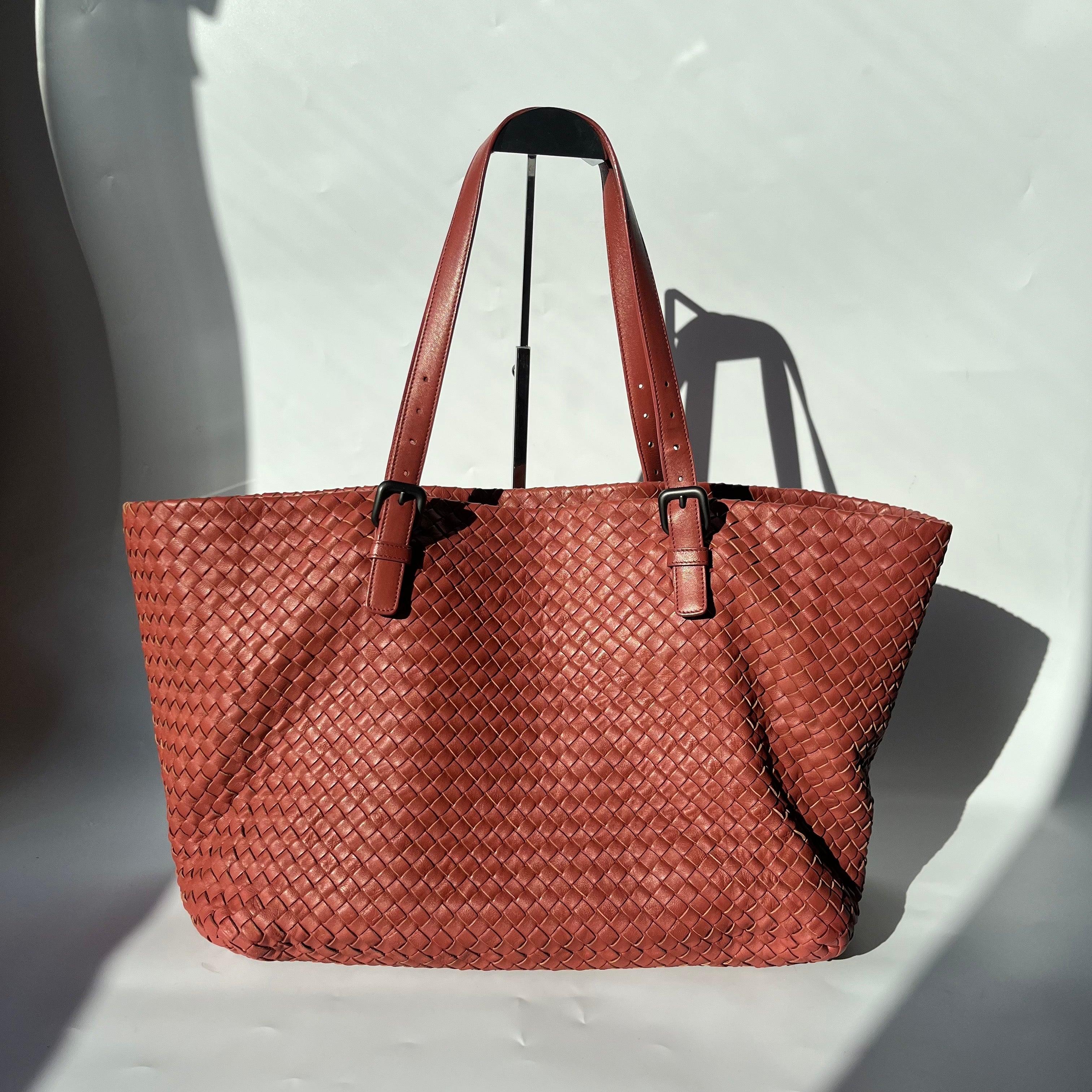 Bottega Veneta Cesta Tote Nappa Intrecciato Leather Brick Red 37cm In Good Condition In AUBERVILLIERS, FR