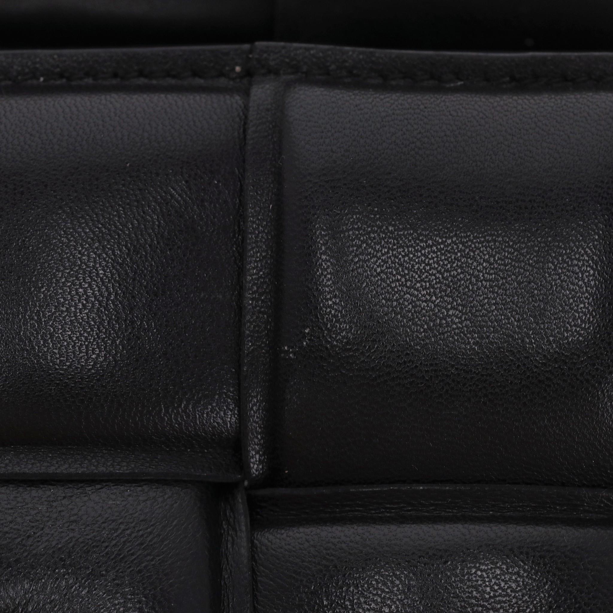 Bolso cruzado de piel con cassette de cadena Bottega Veneta en venta 6