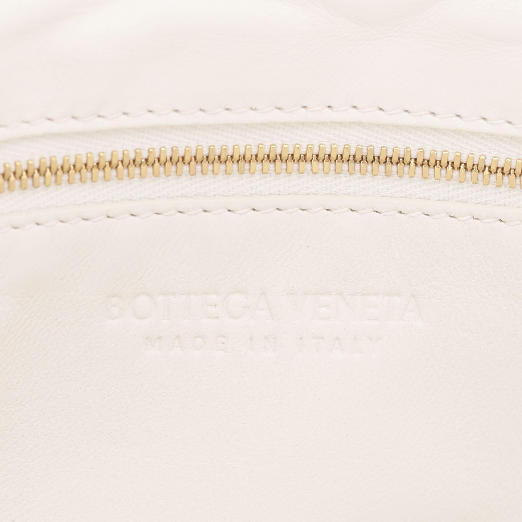 Bottega Veneta Chain Detail Leather Tote Bag For Sale 2