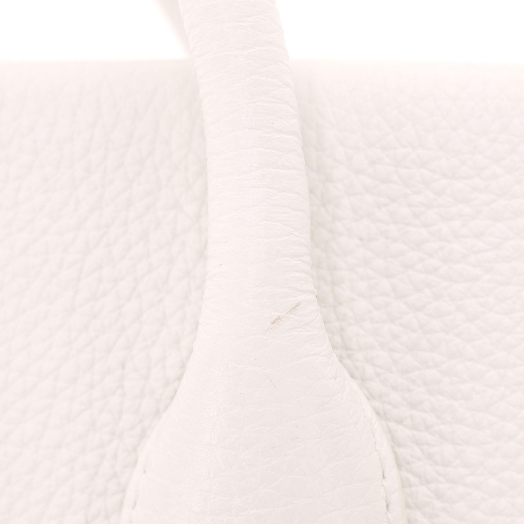 Bottega Veneta Chain Detail Leather Tote Bag For Sale 4