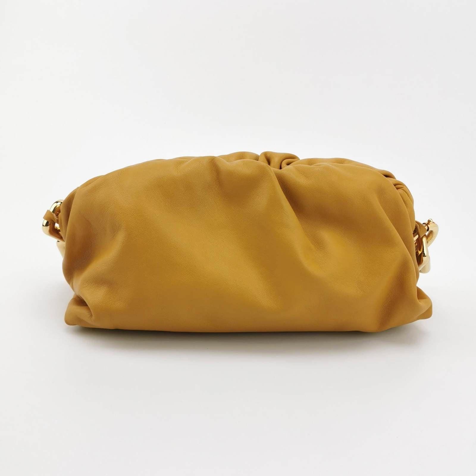 Women's Bottega Veneta Chain Pouch Calfskin Leather Caramel Brown Large For Sale