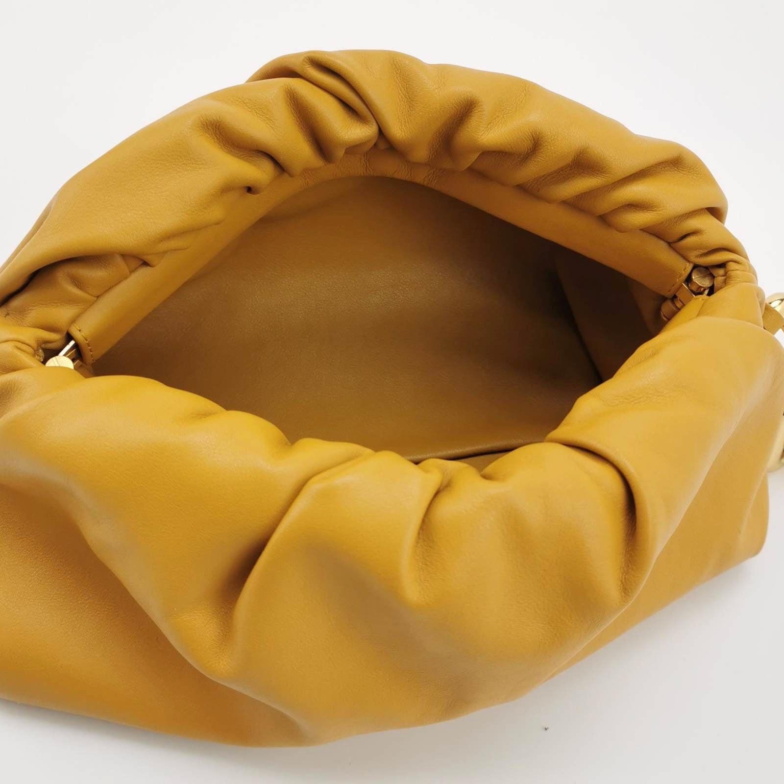 Bottega Veneta Chain Pouch Calfskin Leather Caramel Brown Large For Sale 2