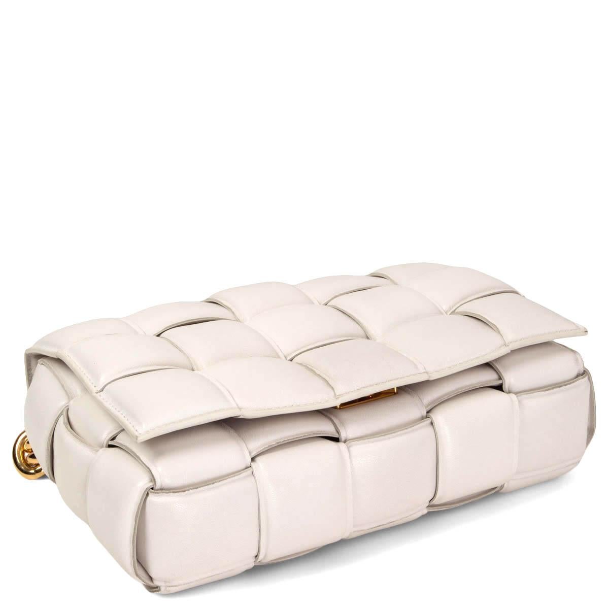 Women's BOTTEGA VENETA Chalk ivory leather CHAIN CASSETTE Shoulder Bag For Sale
