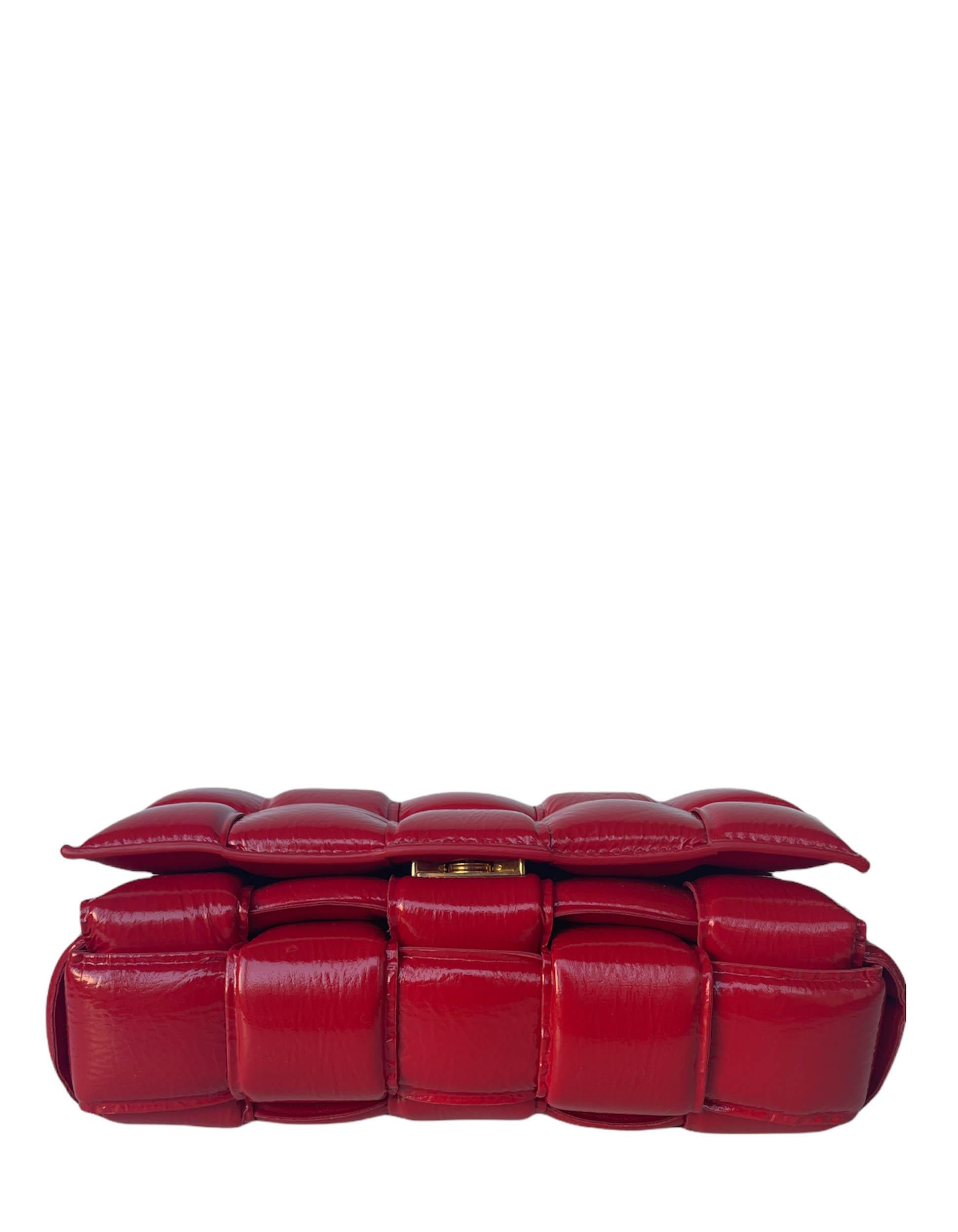 Bottega Veneta Chili Rot Lack Maxi Intrecciato gepolsterte Cassette Umhängetasche Damen