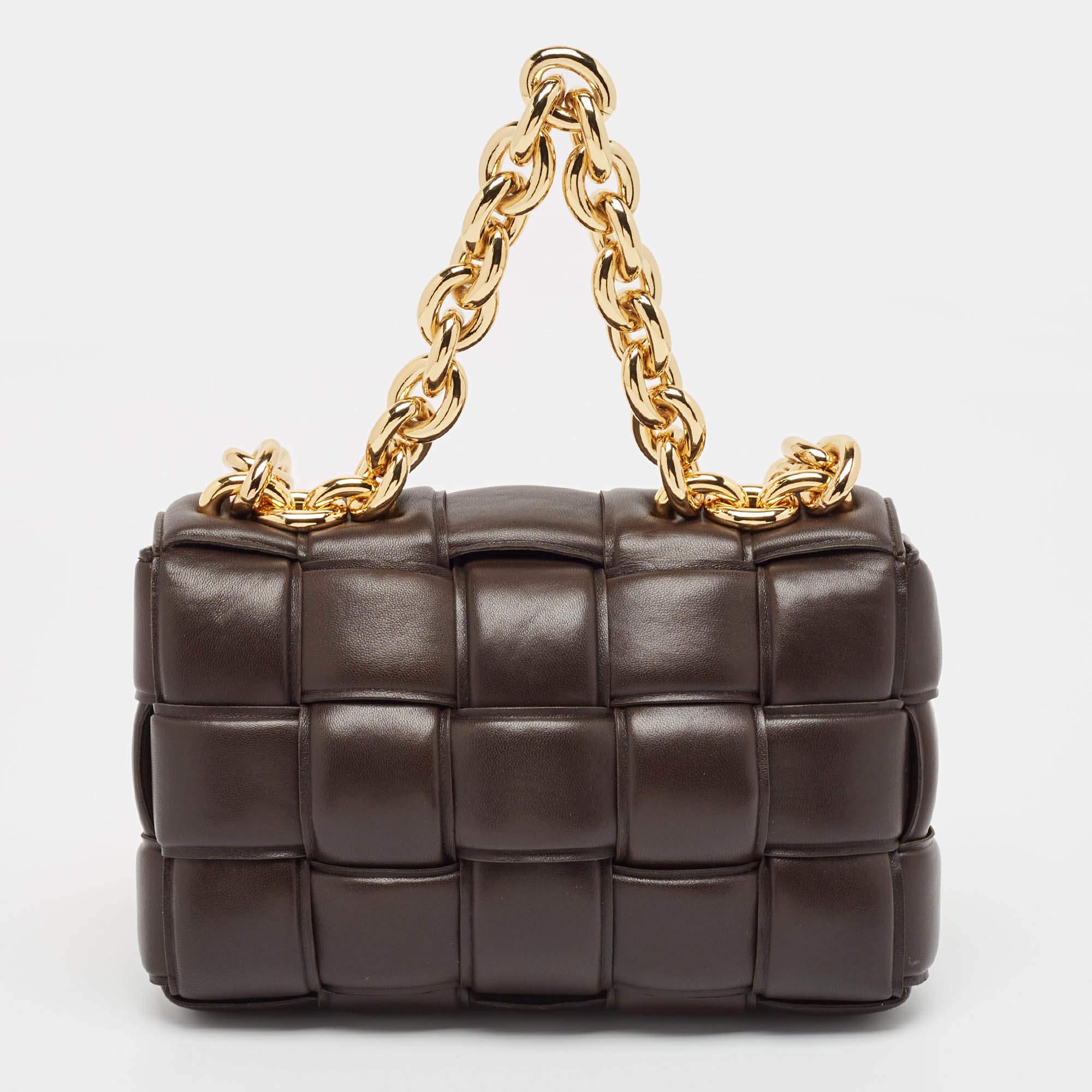 Bottega Veneta Choco Brown Padded Leather Chain Cassette Shoulder Bag In Excellent Condition For Sale In Dubai, Al Qouz 2