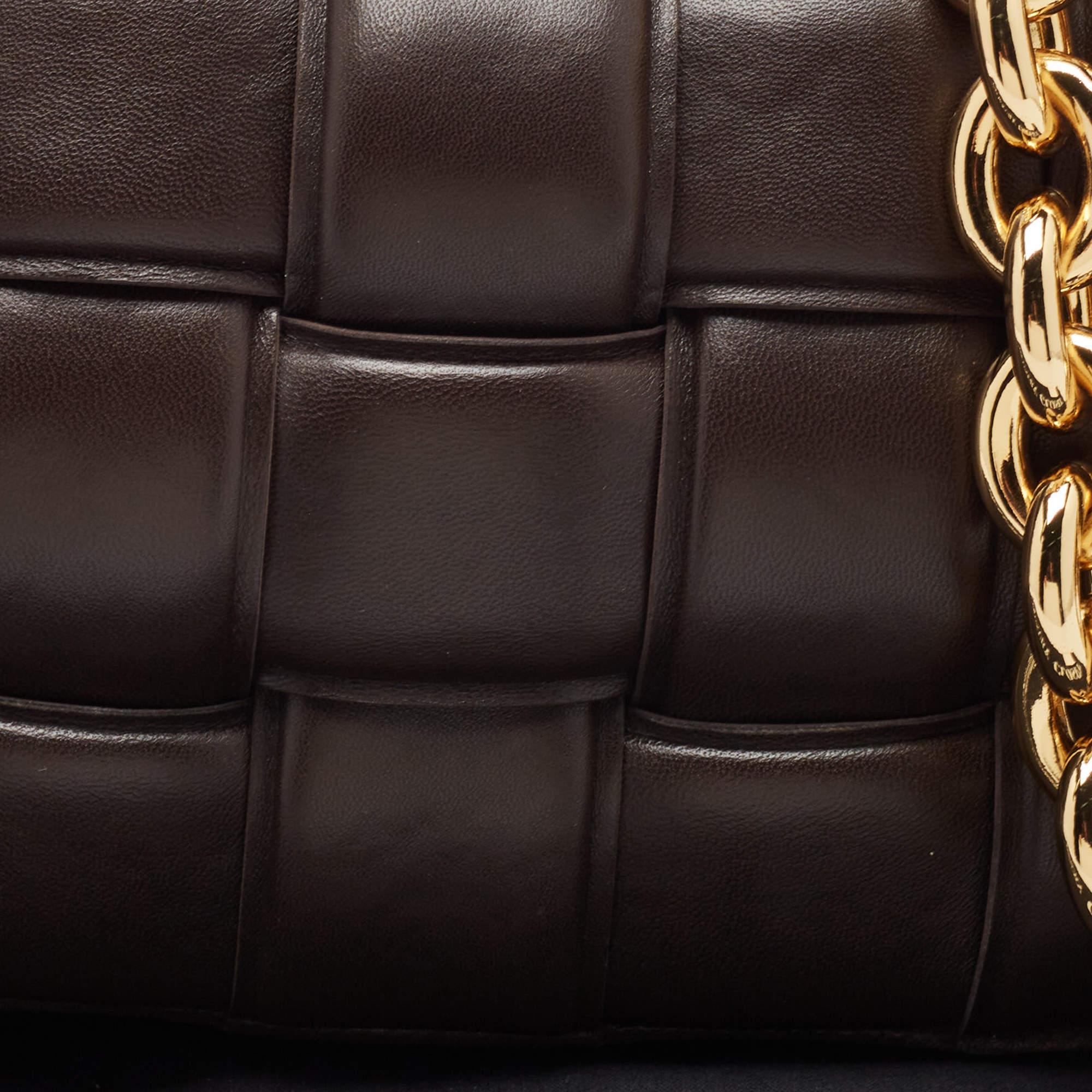 Women's Bottega Veneta Choco Brown Padded Leather Chain Cassette Shoulder Bag For Sale