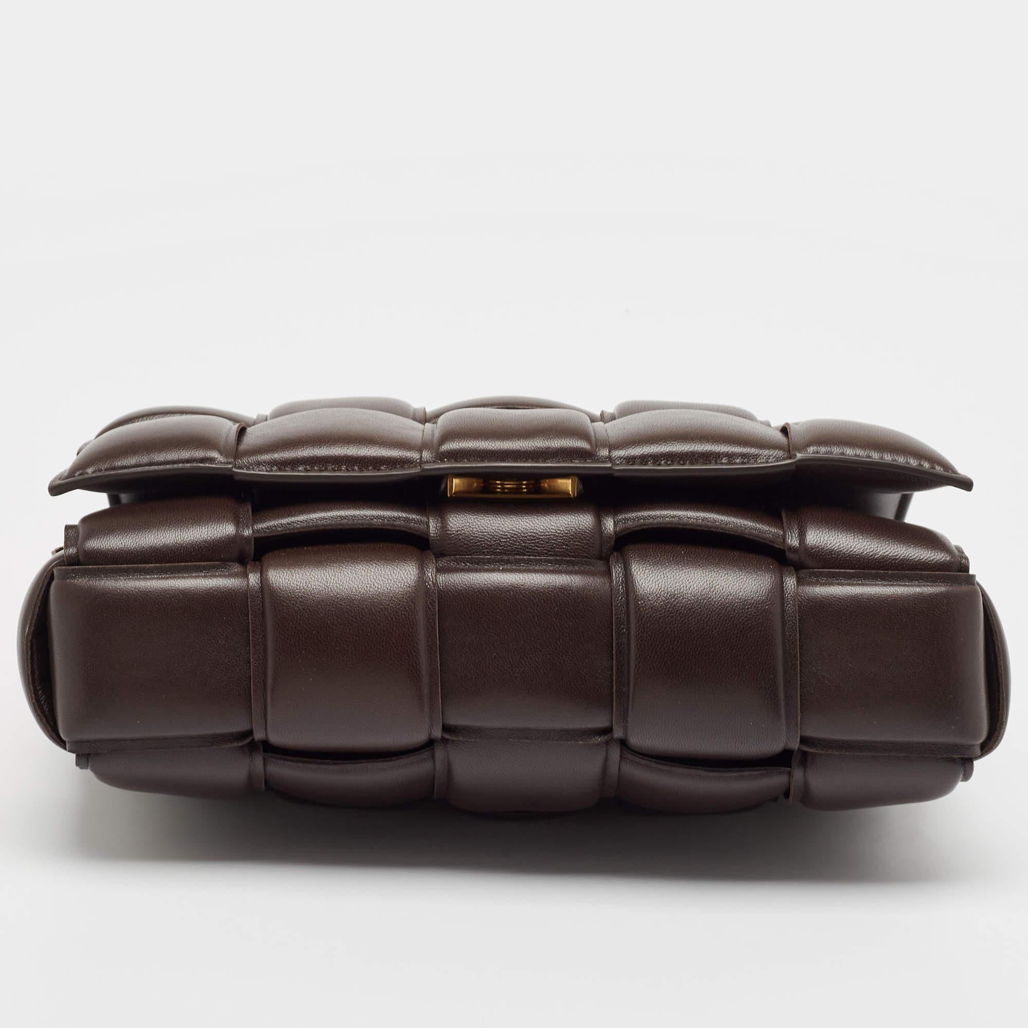 Bottega Veneta Choco Brown Padded Leather Chain Cassette Shoulder Bag For Sale 1