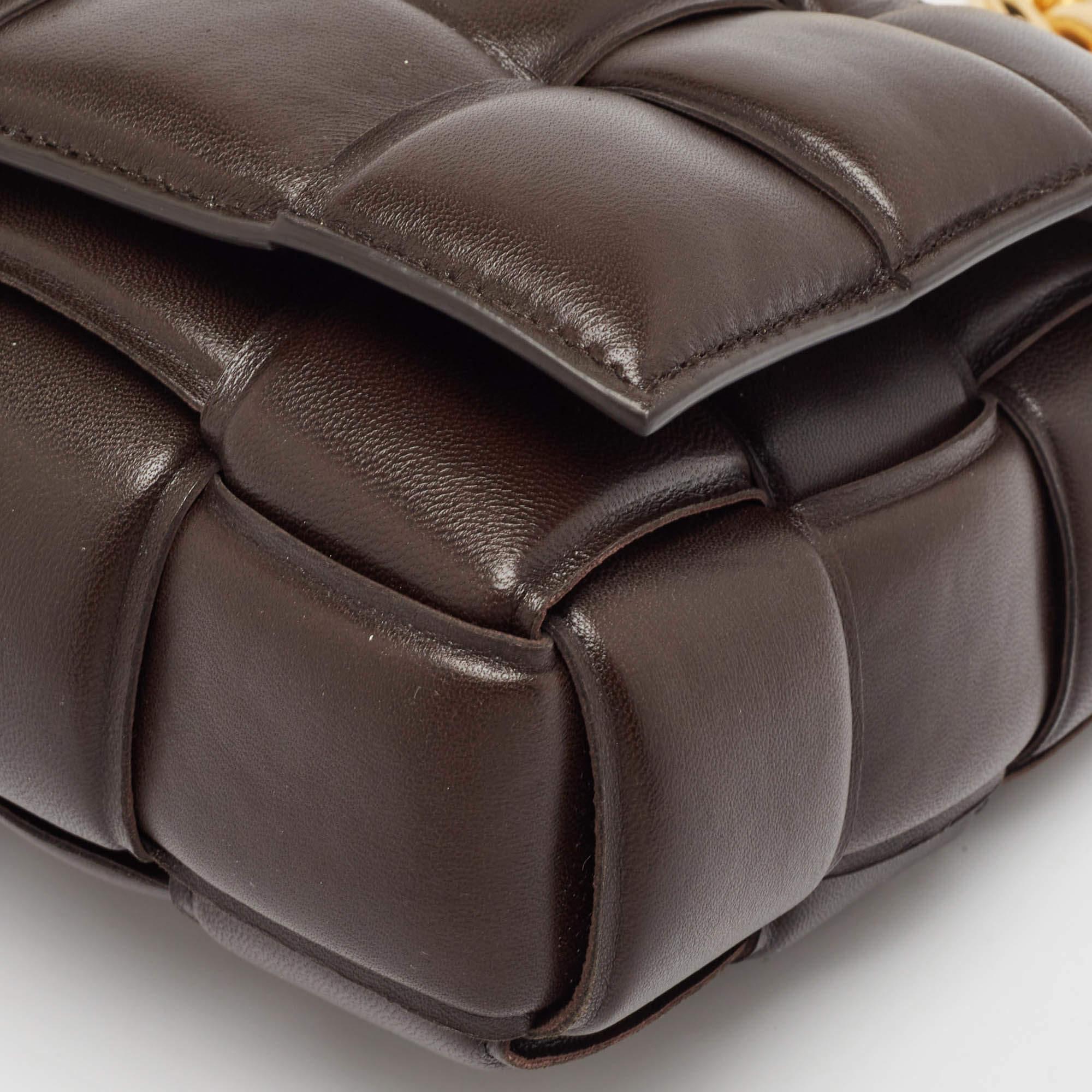 Bottega Veneta Choco Brown Padded Leather Chain Cassette Shoulder Bag For Sale 4