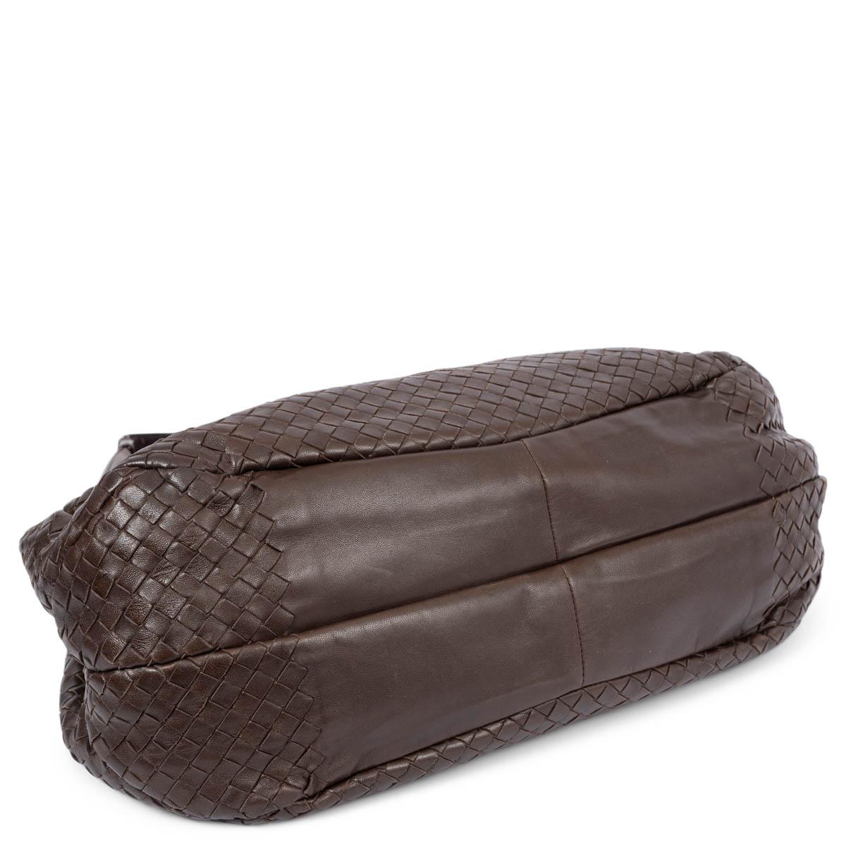 BOTTEGA VENETA chocolate brown INTRECCIATO leather CAMPANA LARGE Hobo Bag In Excellent Condition In Zürich, CH