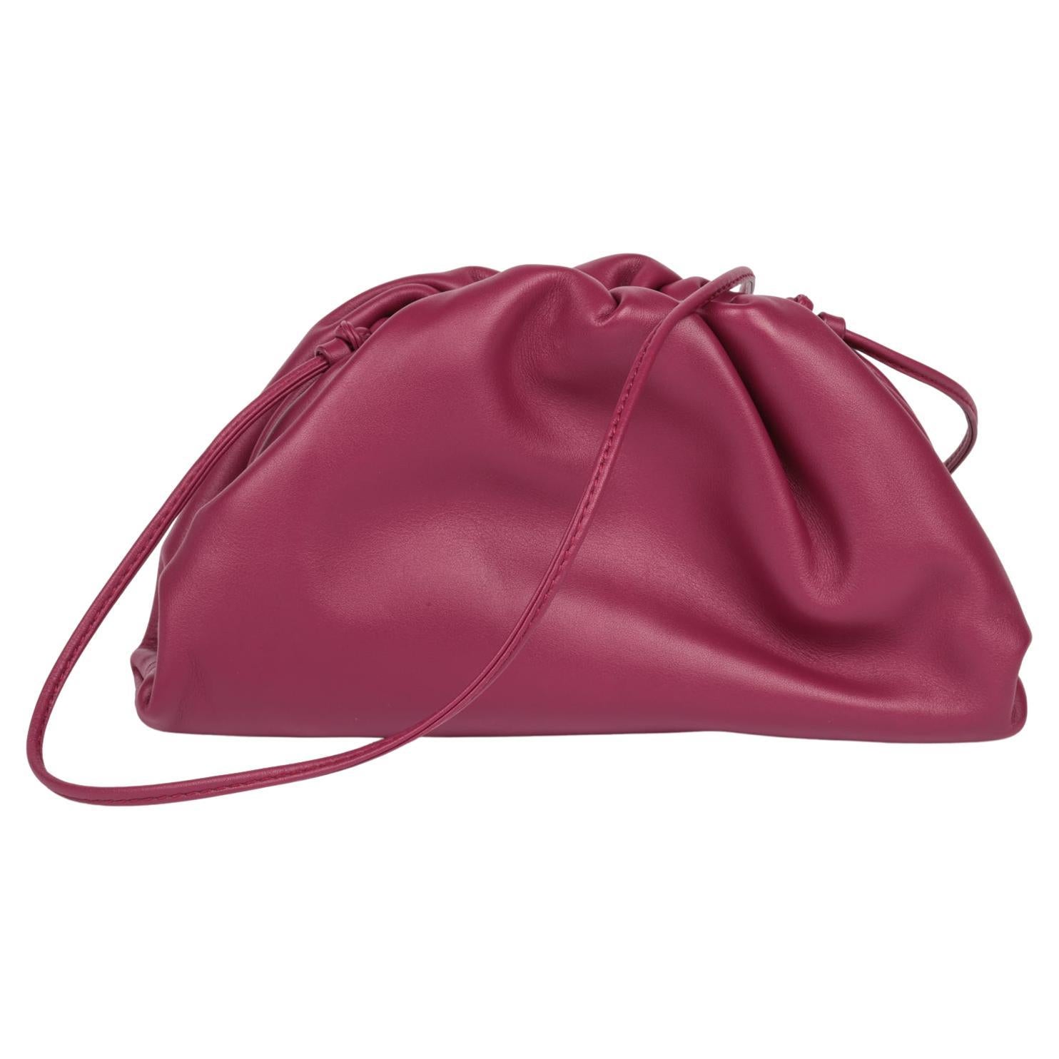 BOTTEGA VENETA Sac à main en cuir de veau Cinnabar Mini The Pouch