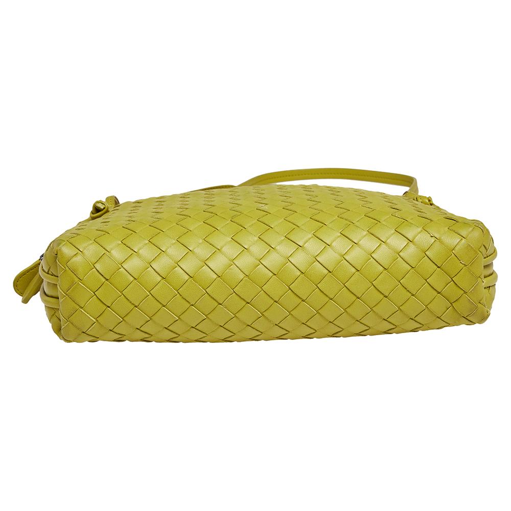 Bottega Veneta Citrus Yellow Intrecciato Leather Nodini Crossbody Bag In Good Condition In Dubai, Al Qouz 2