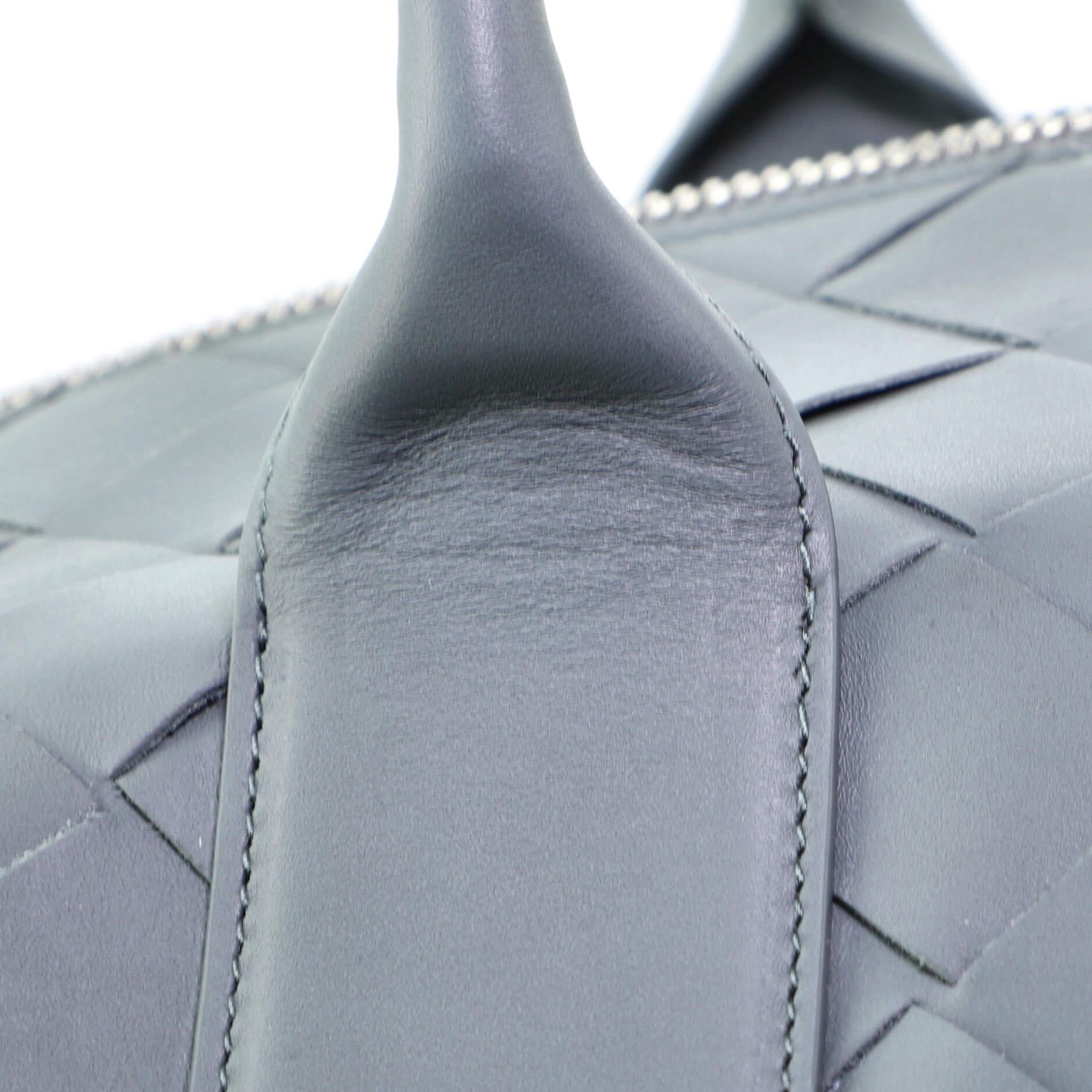 Women's or Men's Bottega Veneta Convertible Duffle Bag Maxi Intrecciato Leather Large