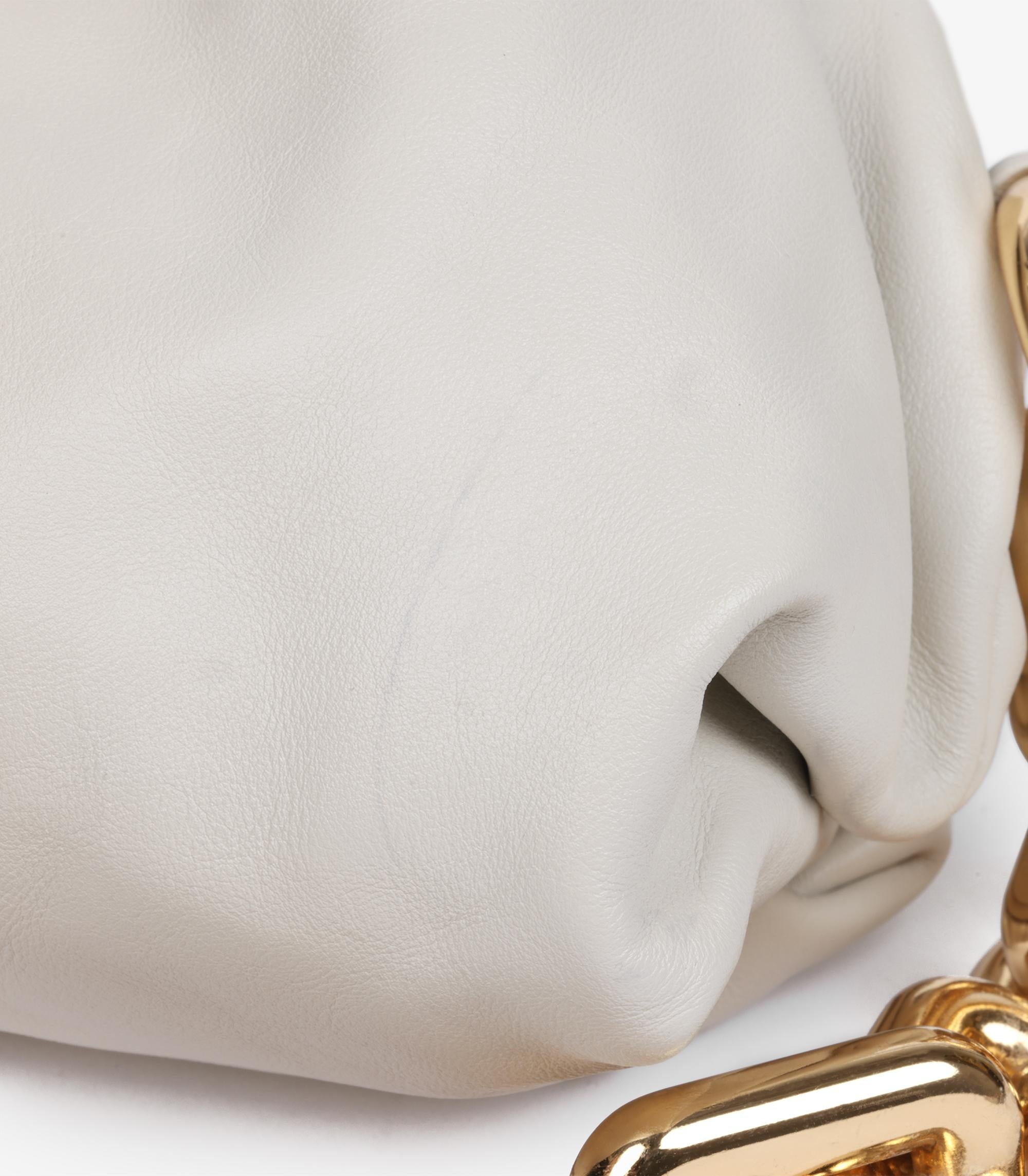 Bottega Veneta Crema De Piel De Becerro Cadena La Bolsa en venta 1