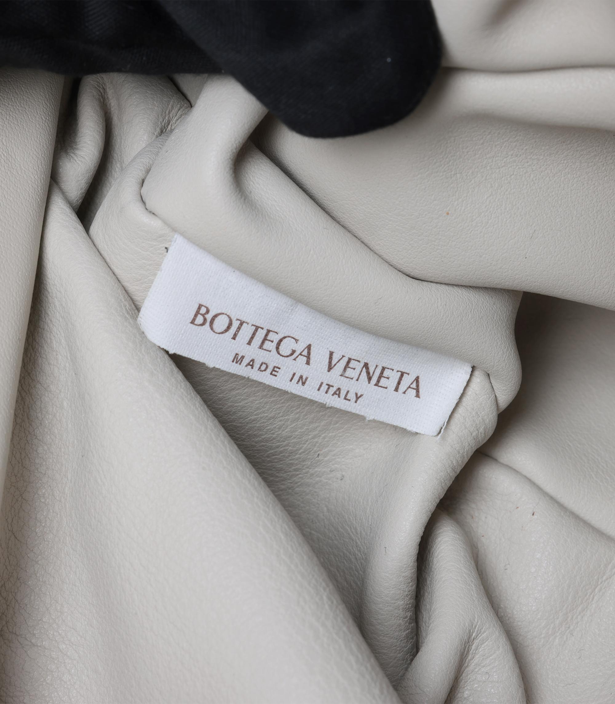 Bottega Veneta Crema De Piel De Becerro Cadena La Bolsa en venta 4