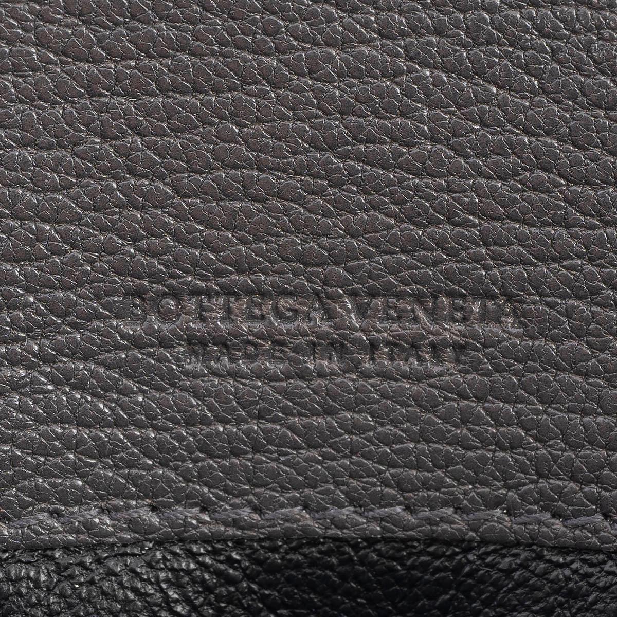 BOTTEGA VENETA cream & dark grey leather INTRECCIATO Flap Wallet For Sale 3