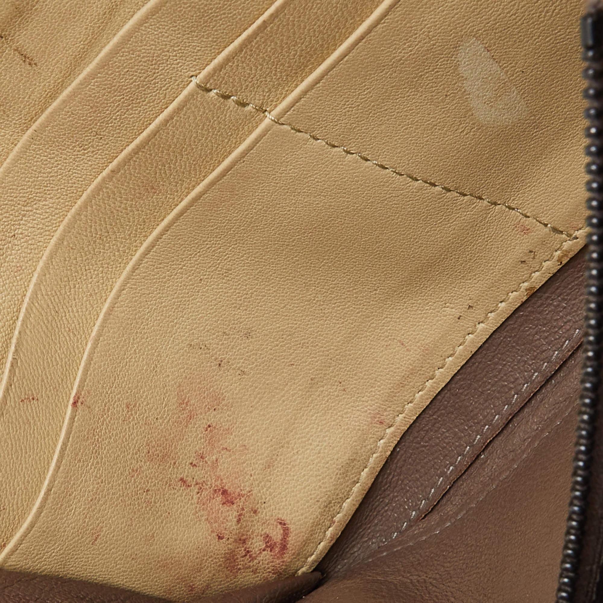 Brown Bottega Veneta Cream Intrecciato Leather Zip Around Wallet For Sale