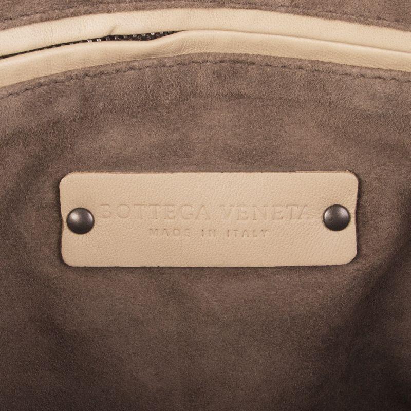 BOTTEGA VENETA cream leather FLORAL INTRECCIATO NODINI Crossbody Shoulder Bag In Excellent Condition In Zürich, CH