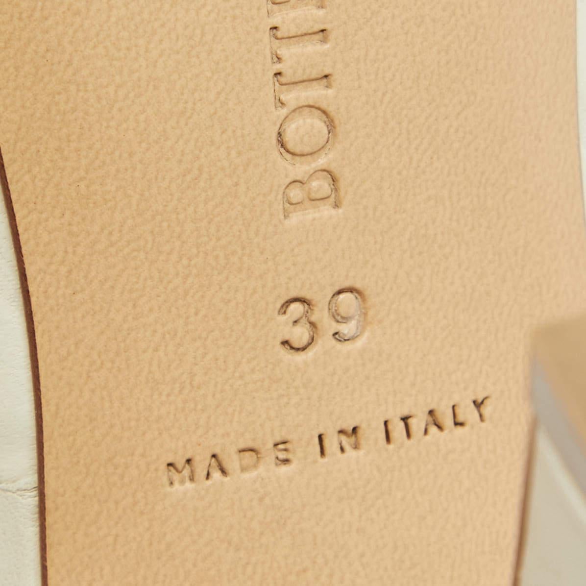 Bottega Veneta Cream Leather Lido Open Toe Slide Sandals Size 39 For Sale 1