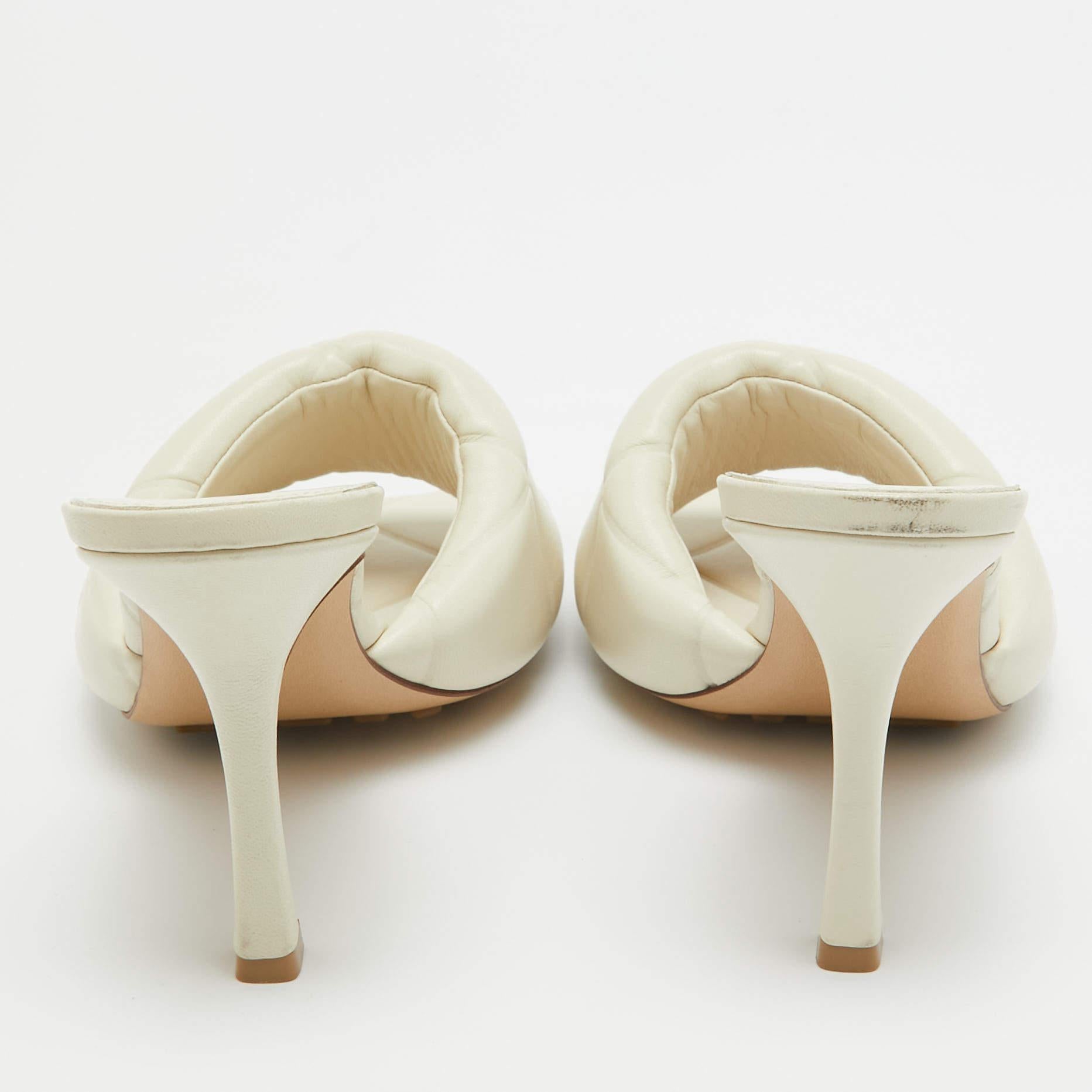 Bottega Veneta Cream Leather Lido Open Toe Slide Sandals Size 39 For Sale 3