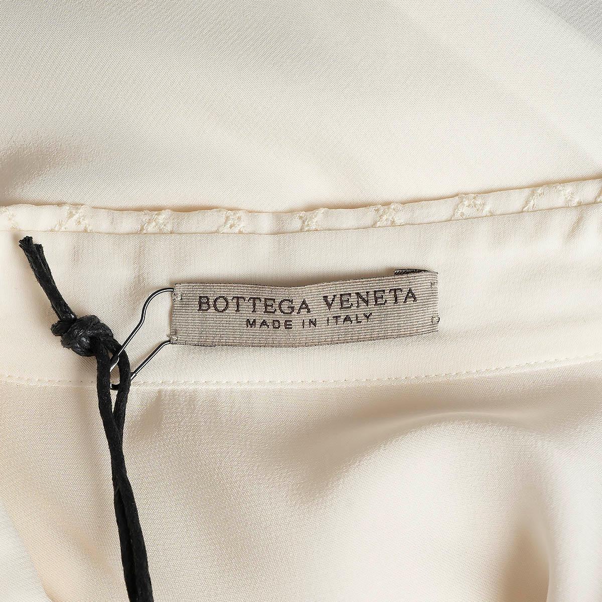 BOTTEGA VENETA cream silk 2017 CRYSTAL & BEADED Blouse Shirt 38 XS For Sale 2