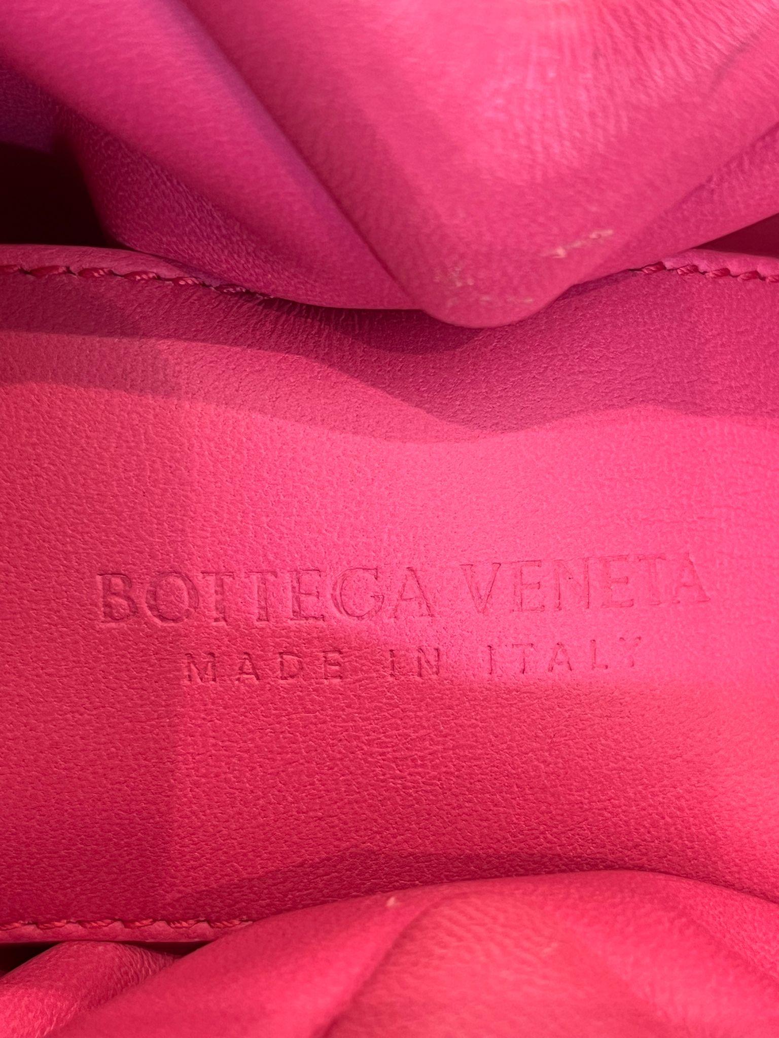 Bottega Veneta - Sac en raphia bouclé en vente 3