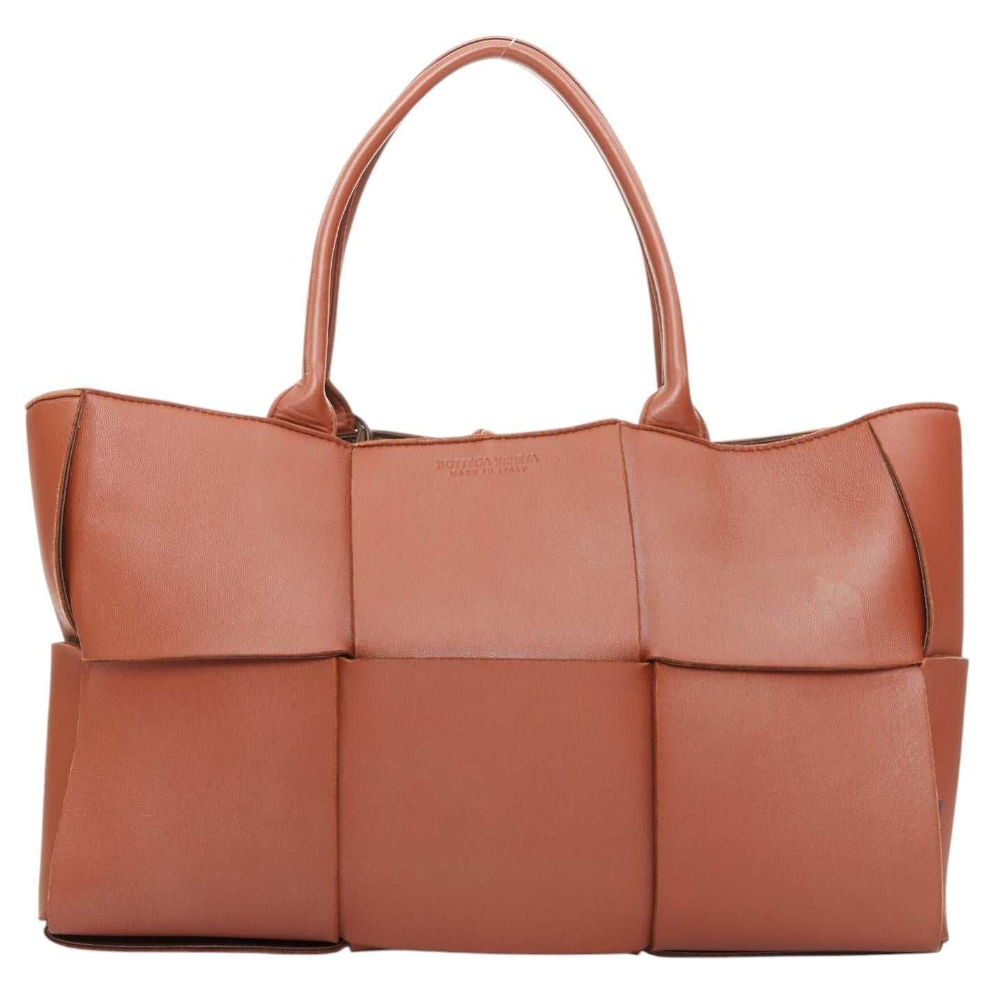 Bottega Veneta Daniel Lee Arco Medium, rouge brique  grand sac cabas en cuir en vente