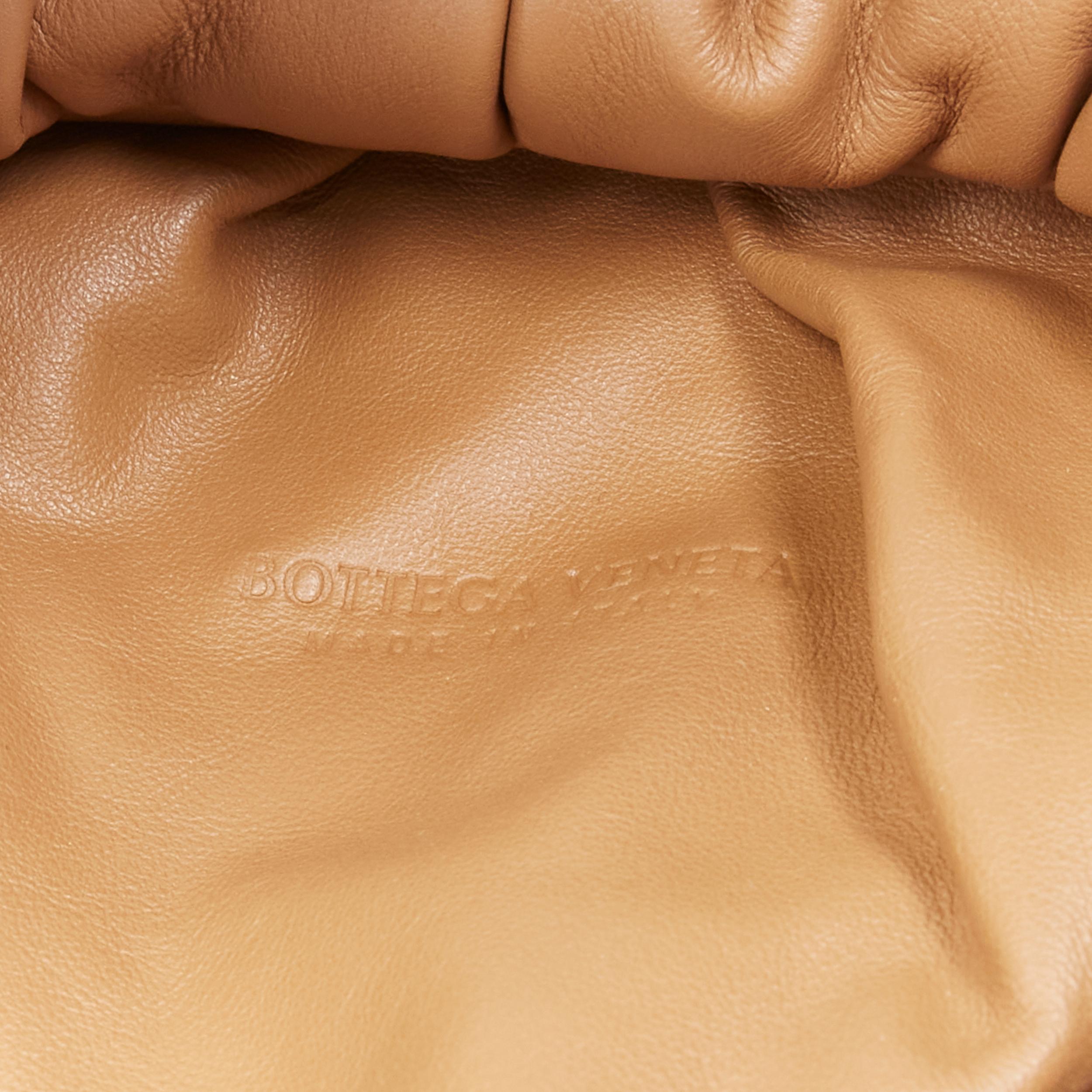 BOTTEGA VENETA Daniel Lee The Shoulder Pouch brown leather gathered hobo bag For Sale 4
