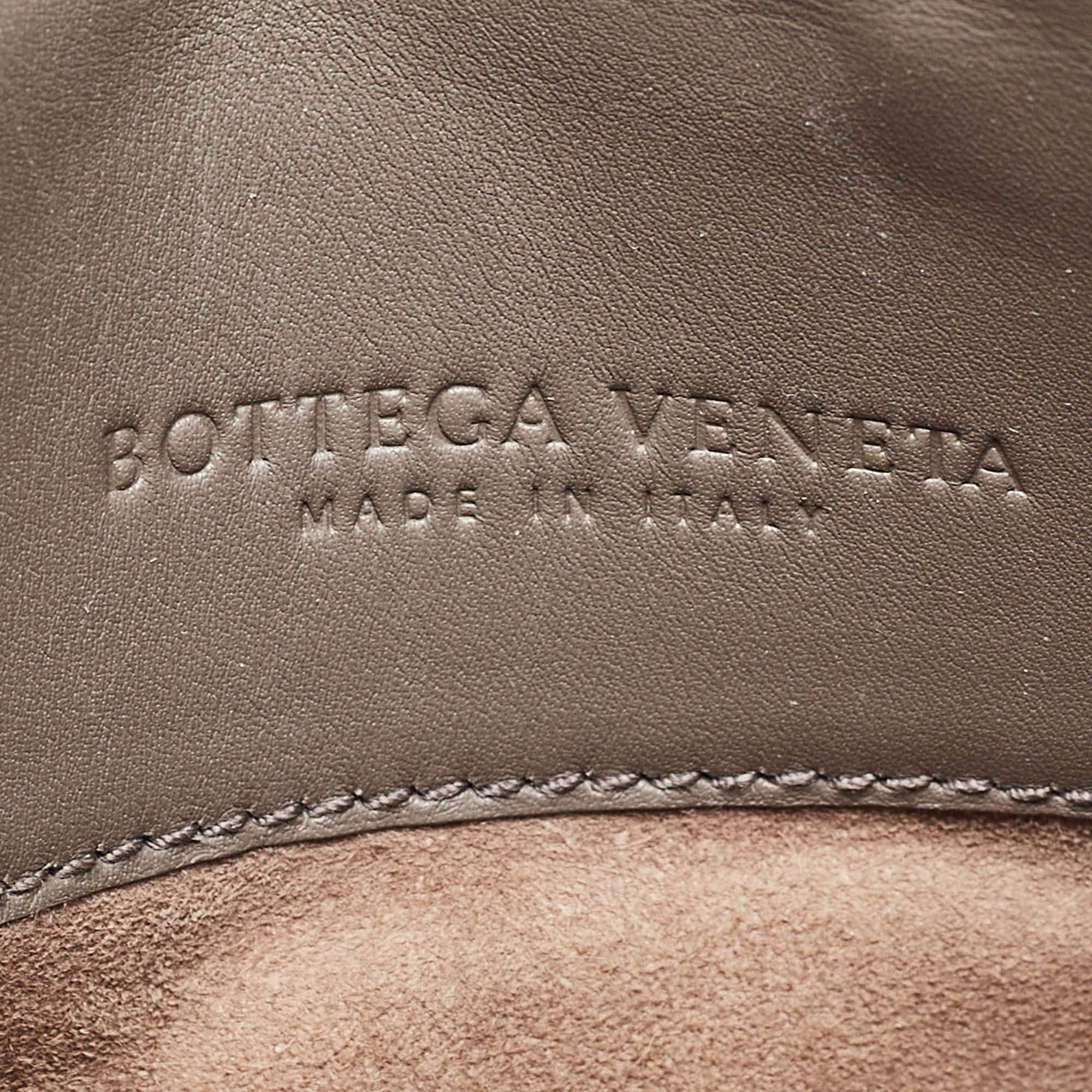 Bottega Veneta Dark Beige Leather Medium Piazza Top Handle Bag For Sale 8