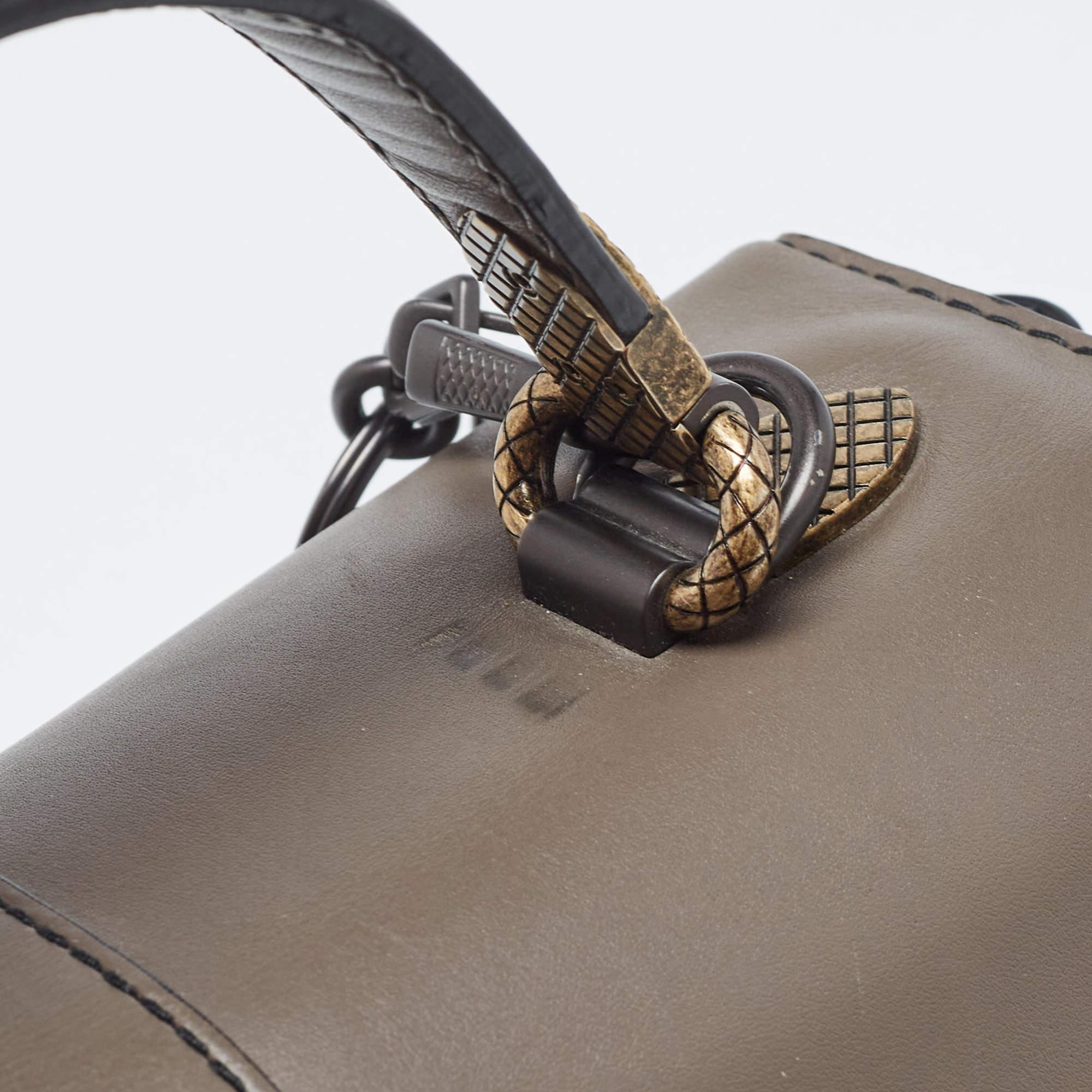 Bottega Veneta Dark Beige Leather Medium Piazza Top Handle Bag For Sale 12