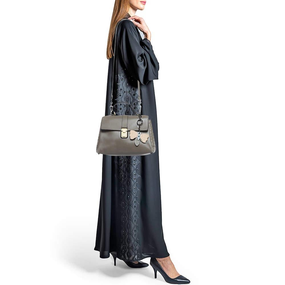 Bottega Veneta Dark Beige Leather Medium Piazza Top Handle Bag In Fair Condition For Sale In Dubai, Al Qouz 2