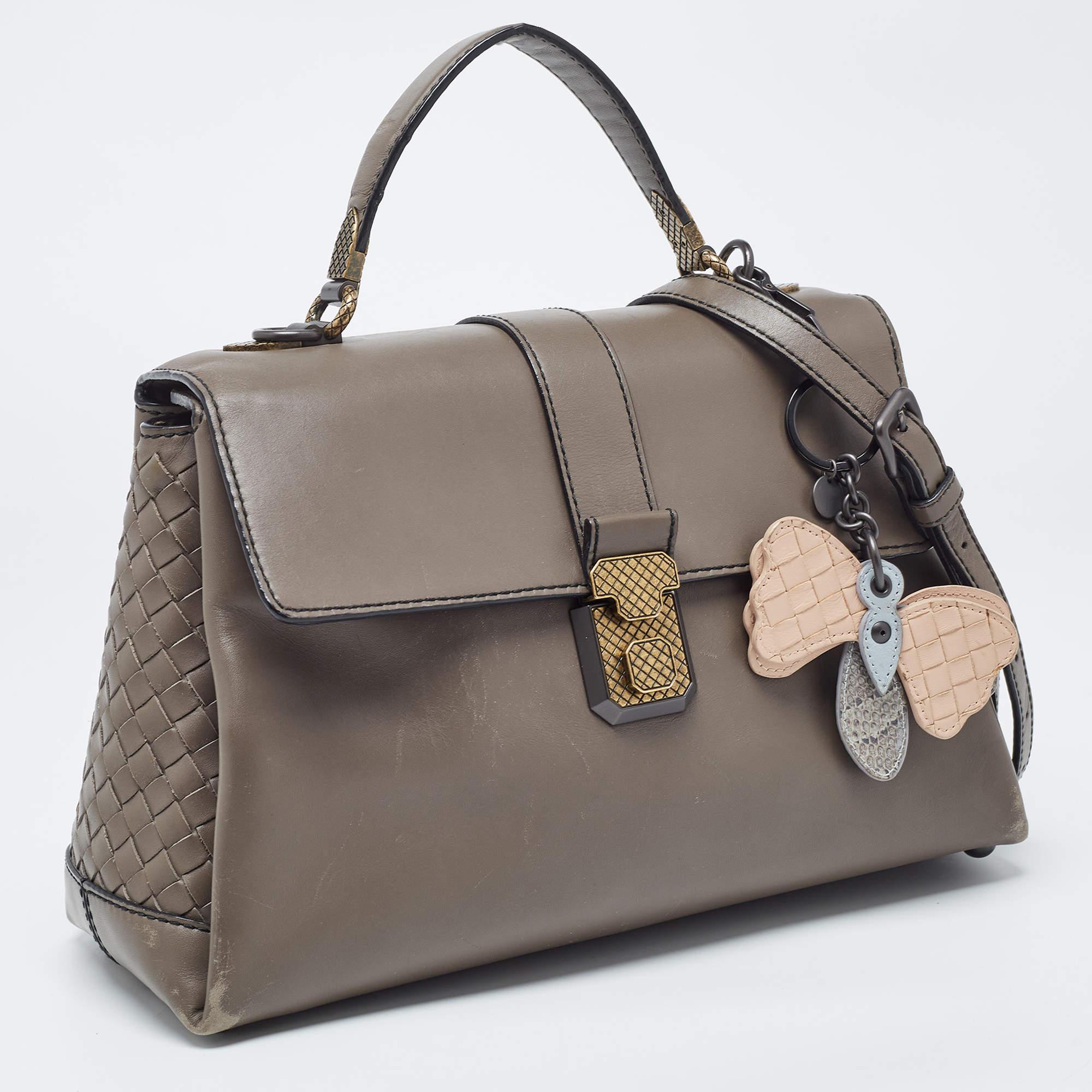 Women's Bottega Veneta Dark Beige Leather Medium Piazza Top Handle Bag For Sale
