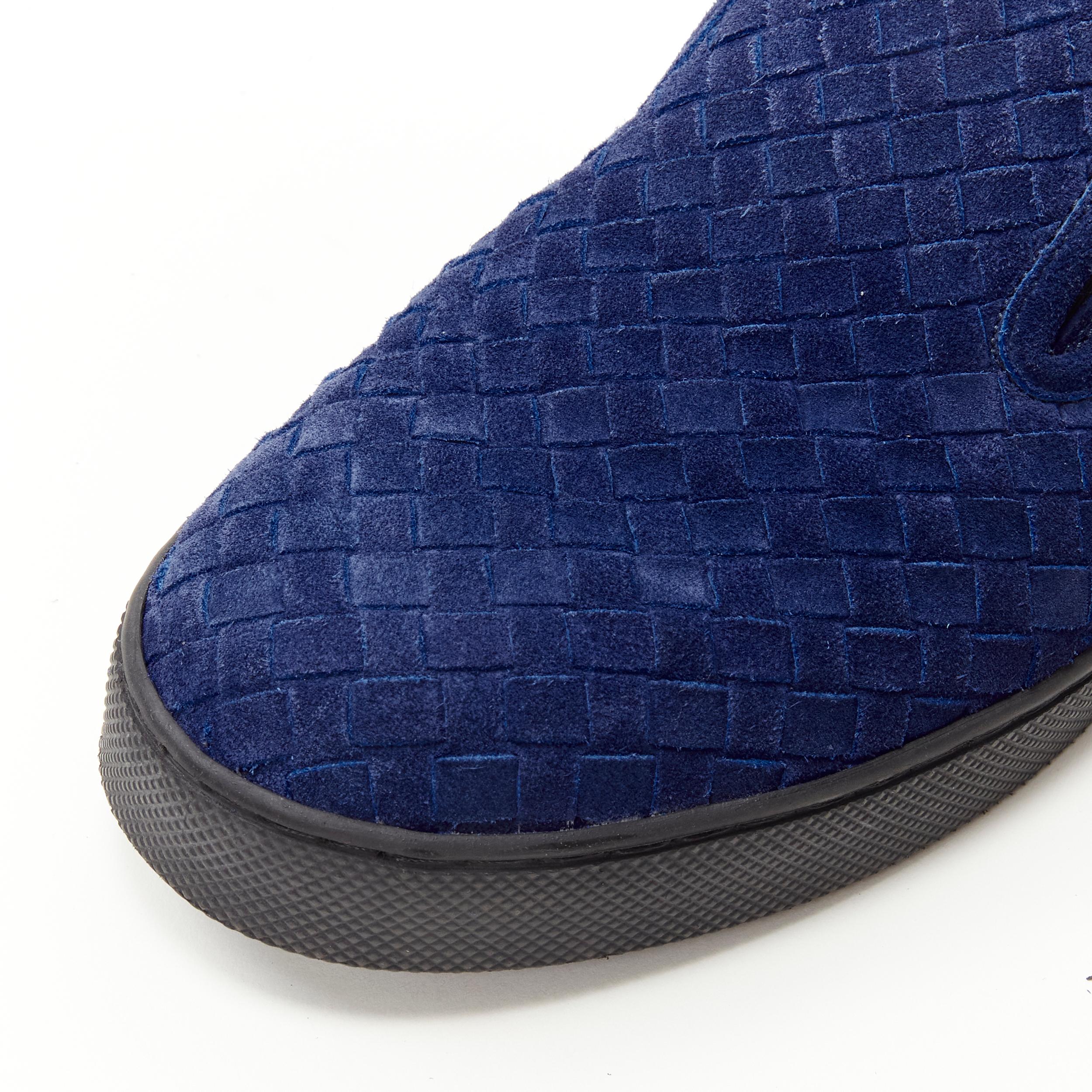 BOTTEGA VENETA dark blue suede Intrecciato woven suede black skate sneaker EU41 For Sale 2