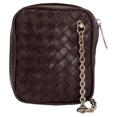 BOTTEGA VENETA dunkelbraune Intrecciato-Eder MINI CHAIN ZIP Tasche