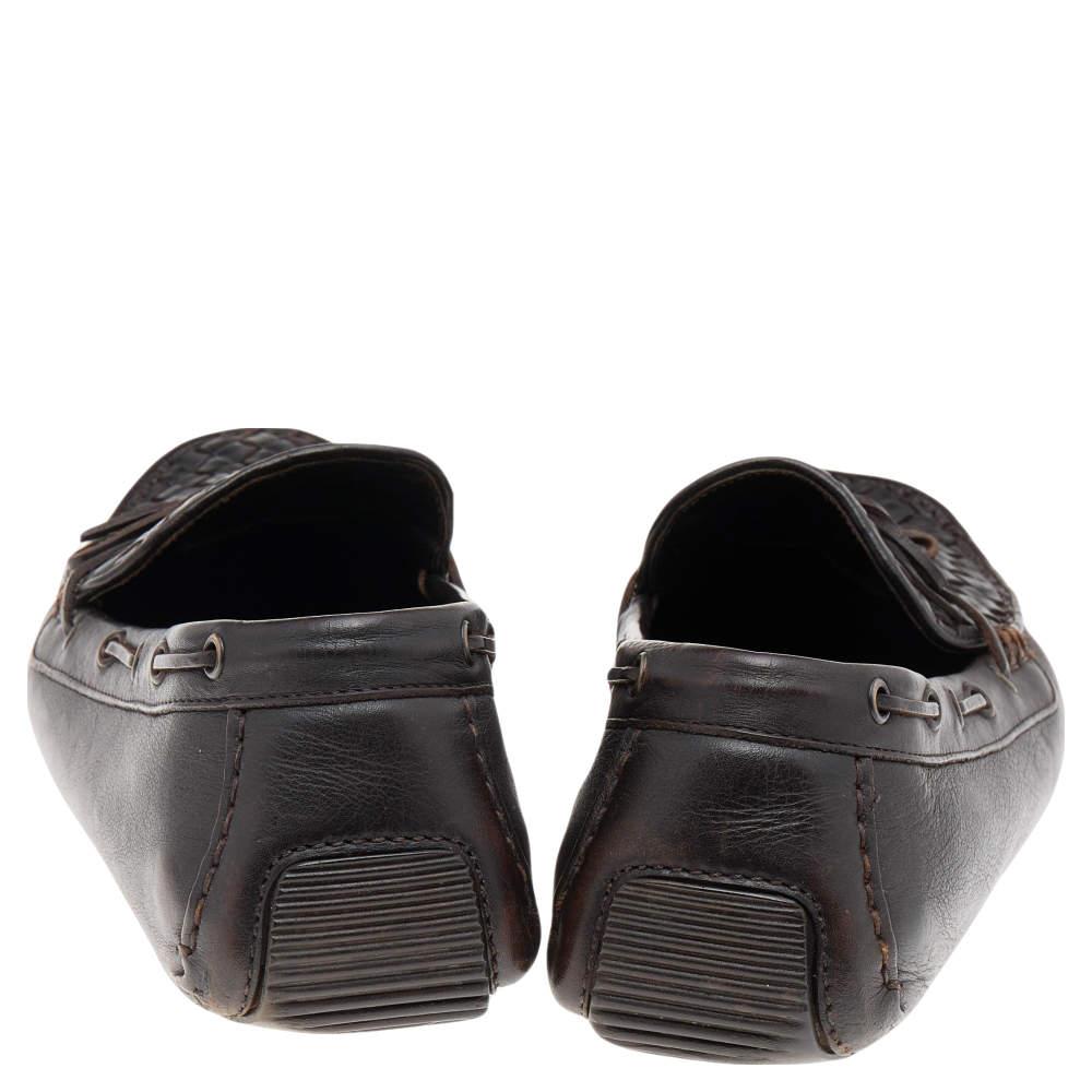 Bottega Veneta Dark Brown Intrecciato Leather Bow Slip On Loafers Size 45 In Fair Condition For Sale In Dubai, Al Qouz 2