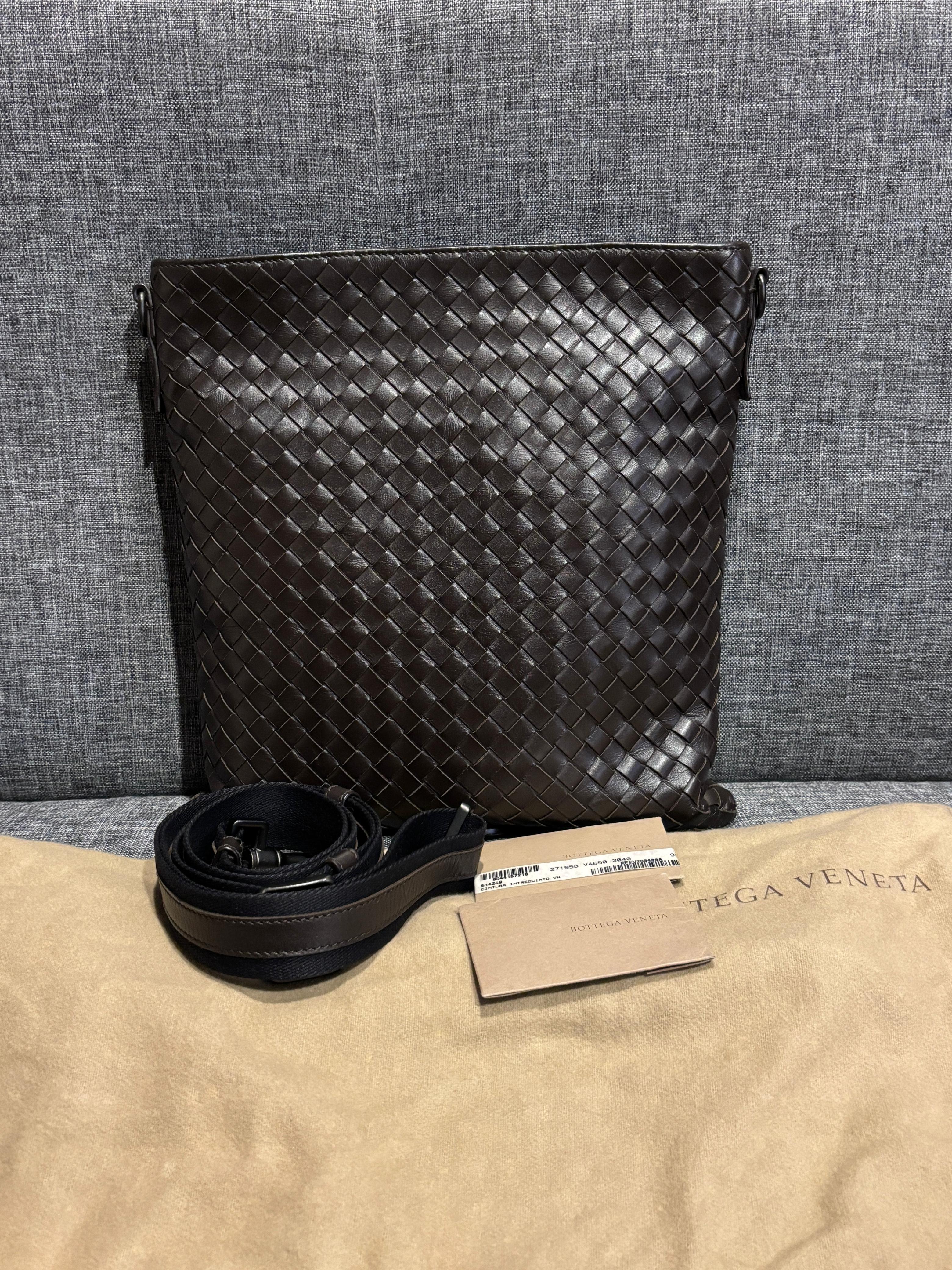 Bottega Veneta Bolso Messenger Tejido Intrecciato Marrón Oscuro en venta 10