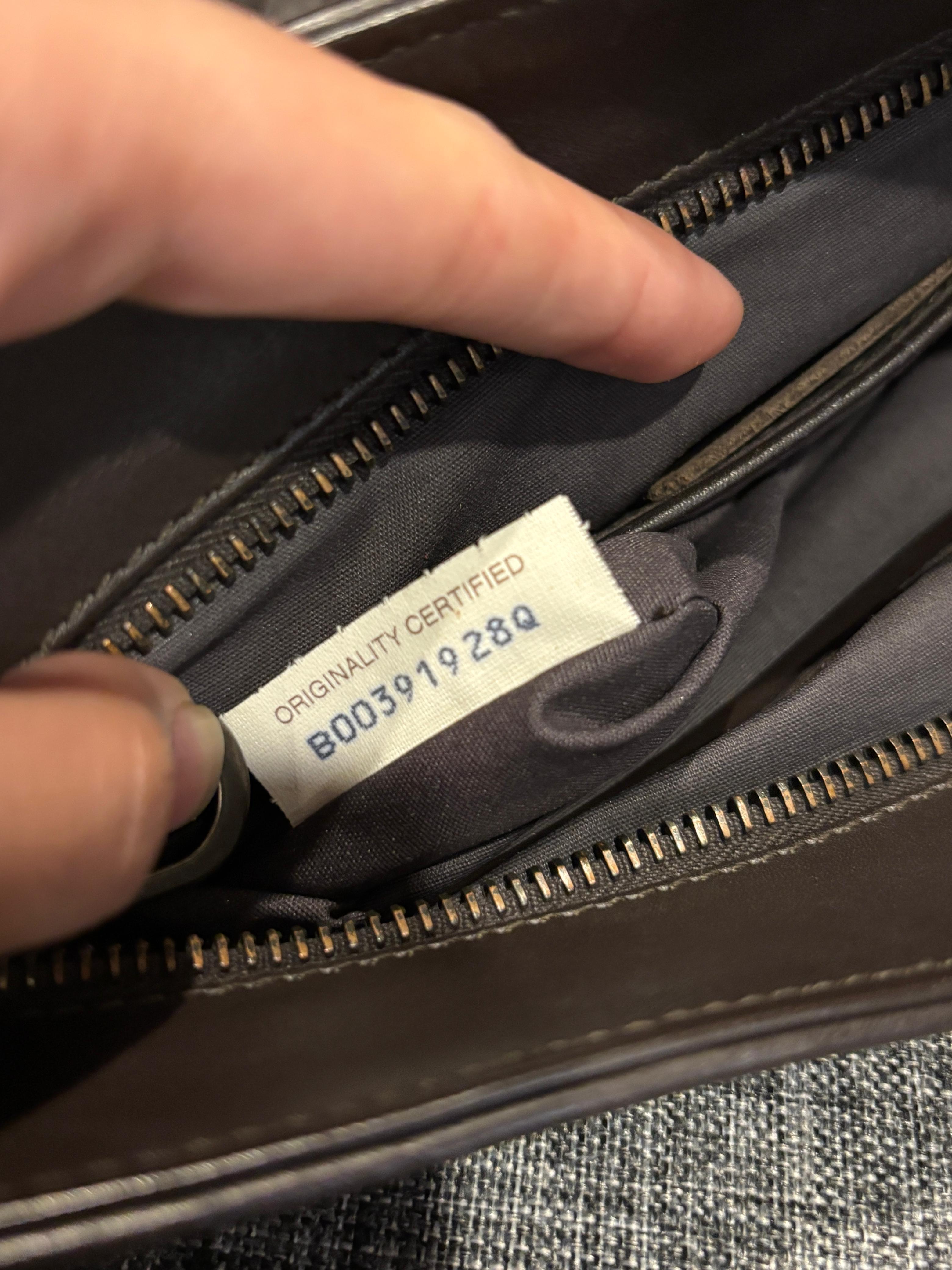 Bottega Veneta Bolso Messenger Tejido Intrecciato Marrón Oscuro en venta 4