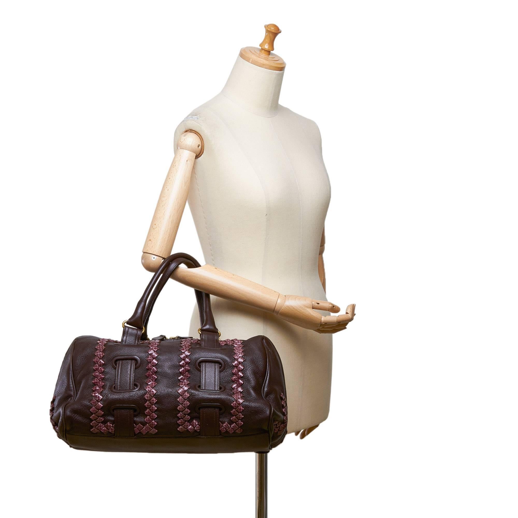 Bottega Veneta Dark Brown Leather Shoulder Bag For Sale 3
