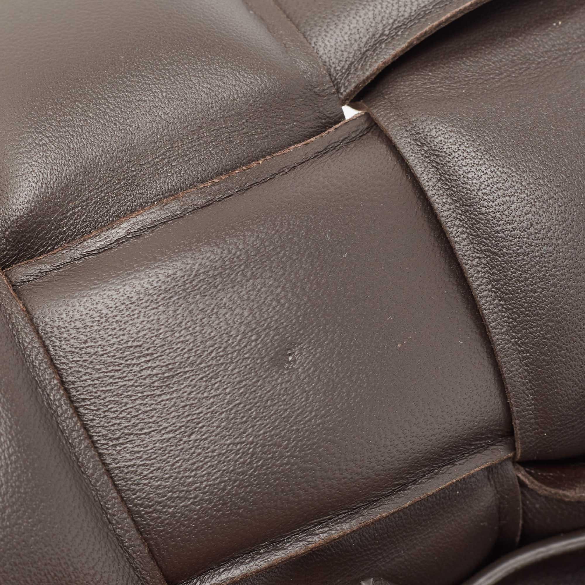 Bottega Veneta Dark Brown Padded Leather Cassette Shoulder Bag For Sale 6