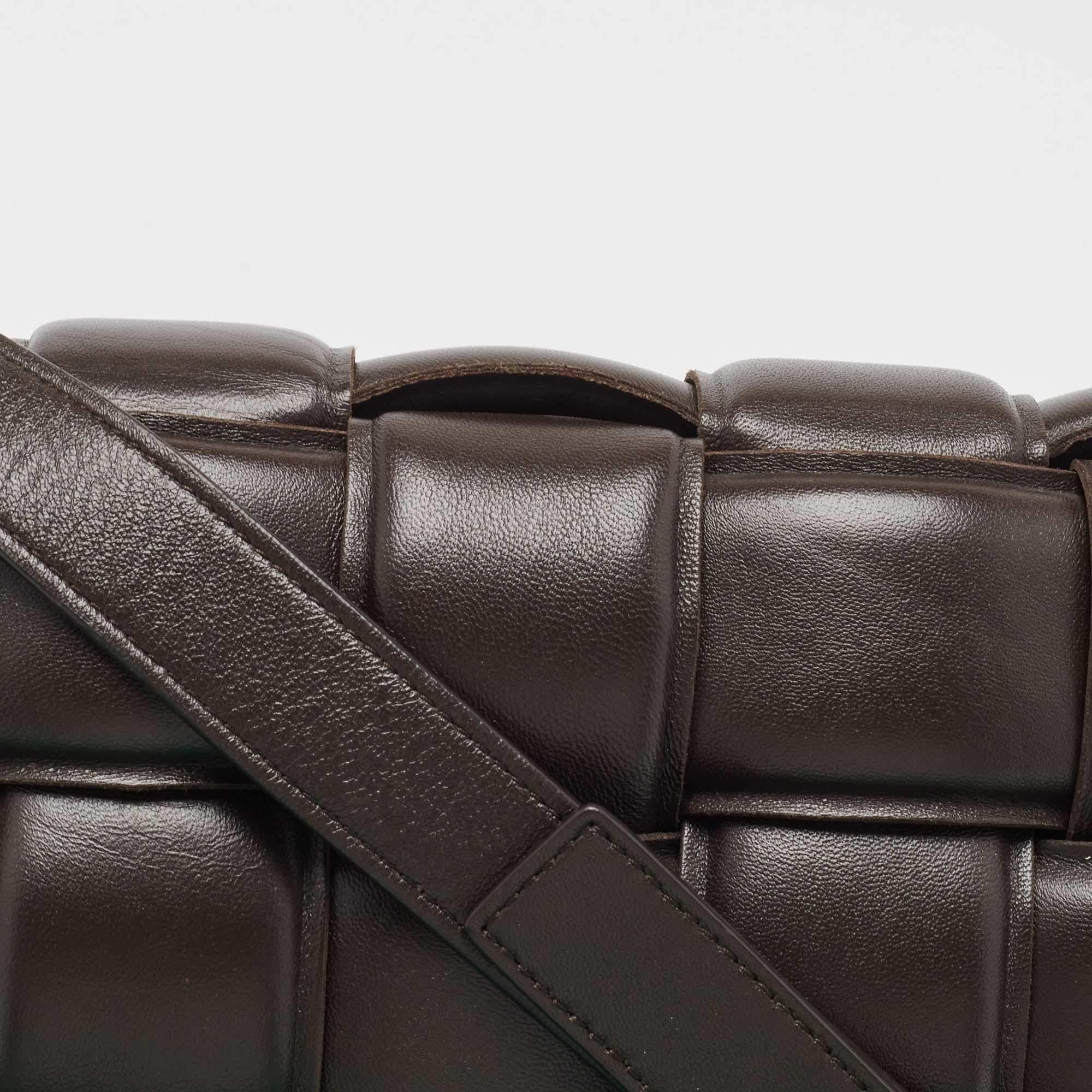 Bottega Veneta Dark Brown Padded Leather Cassette Shoulder Bag For Sale 3