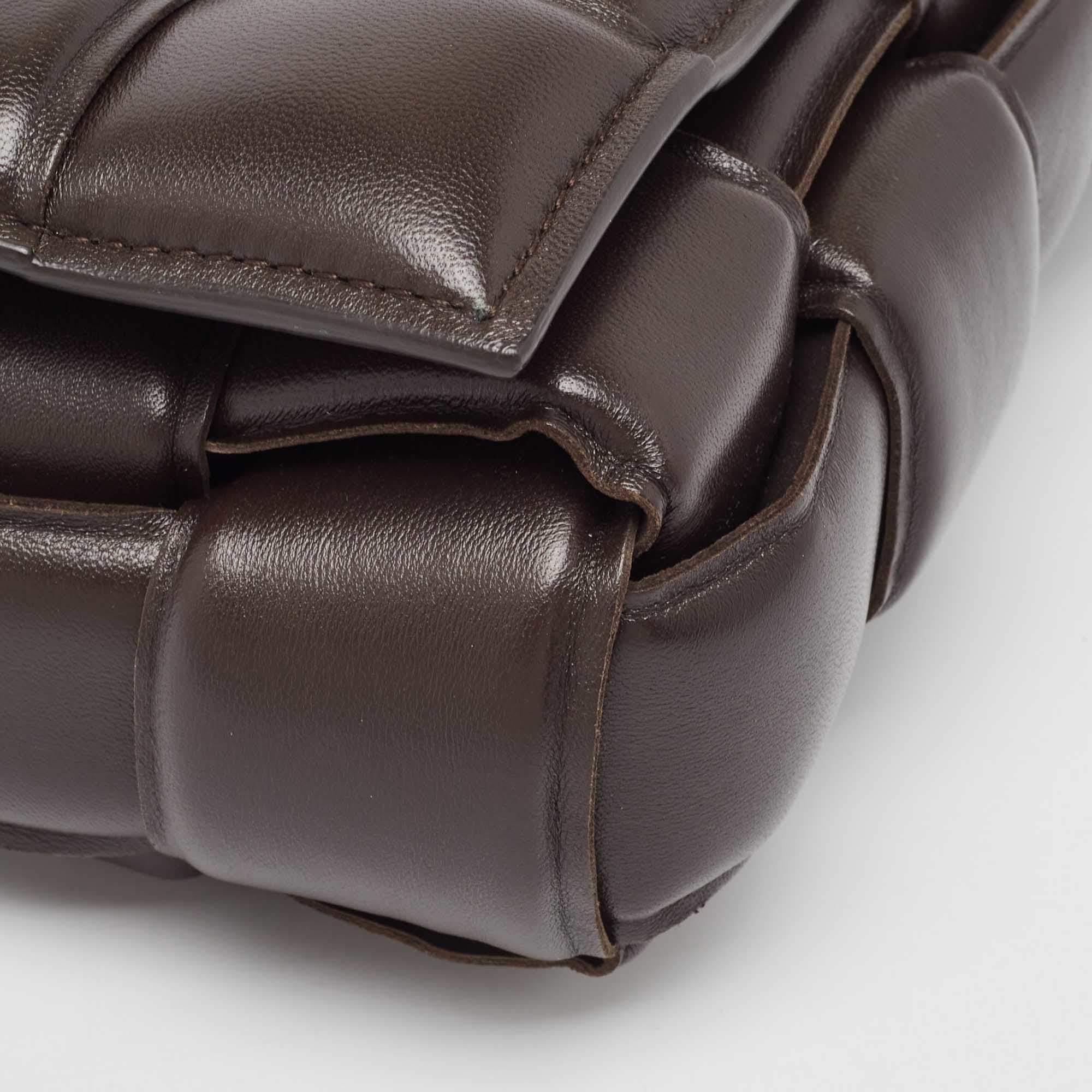 Bottega Veneta Dark Brown Padded Leather Cassette Shoulder Bag For Sale 5
