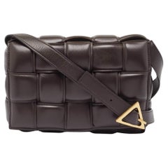 Bolso bandolera de piel acolchada marrón oscuro Bottega Veneta