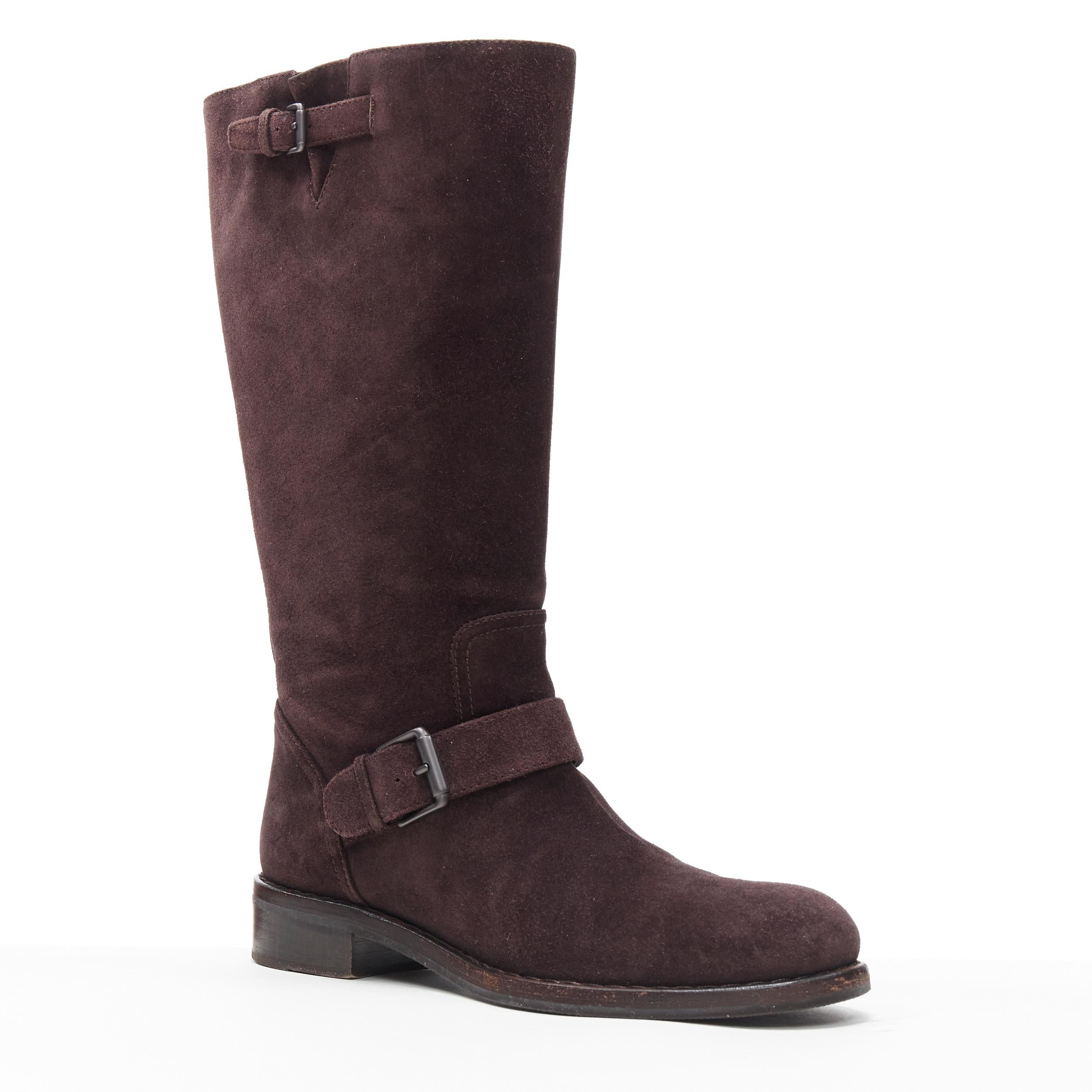 BOTTEGA VENETA dark brown suede leather buckled pull on tall boot EU37.5
Brand: Bottega Veneta
Designer: Tomas Maier
Model Name / Style: Pull on boot
Material: Suede
Color: Brown
Pattern: Solid
Closure: Pull on
Extra Detail: Round toe. Stacked