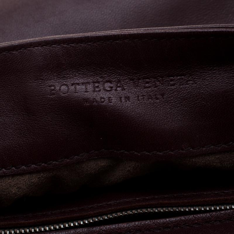 Bottega Veneta Dark Burgundy Intrecciato Leather Crossbody Bag In Good Condition In Dubai, Al Qouz 2