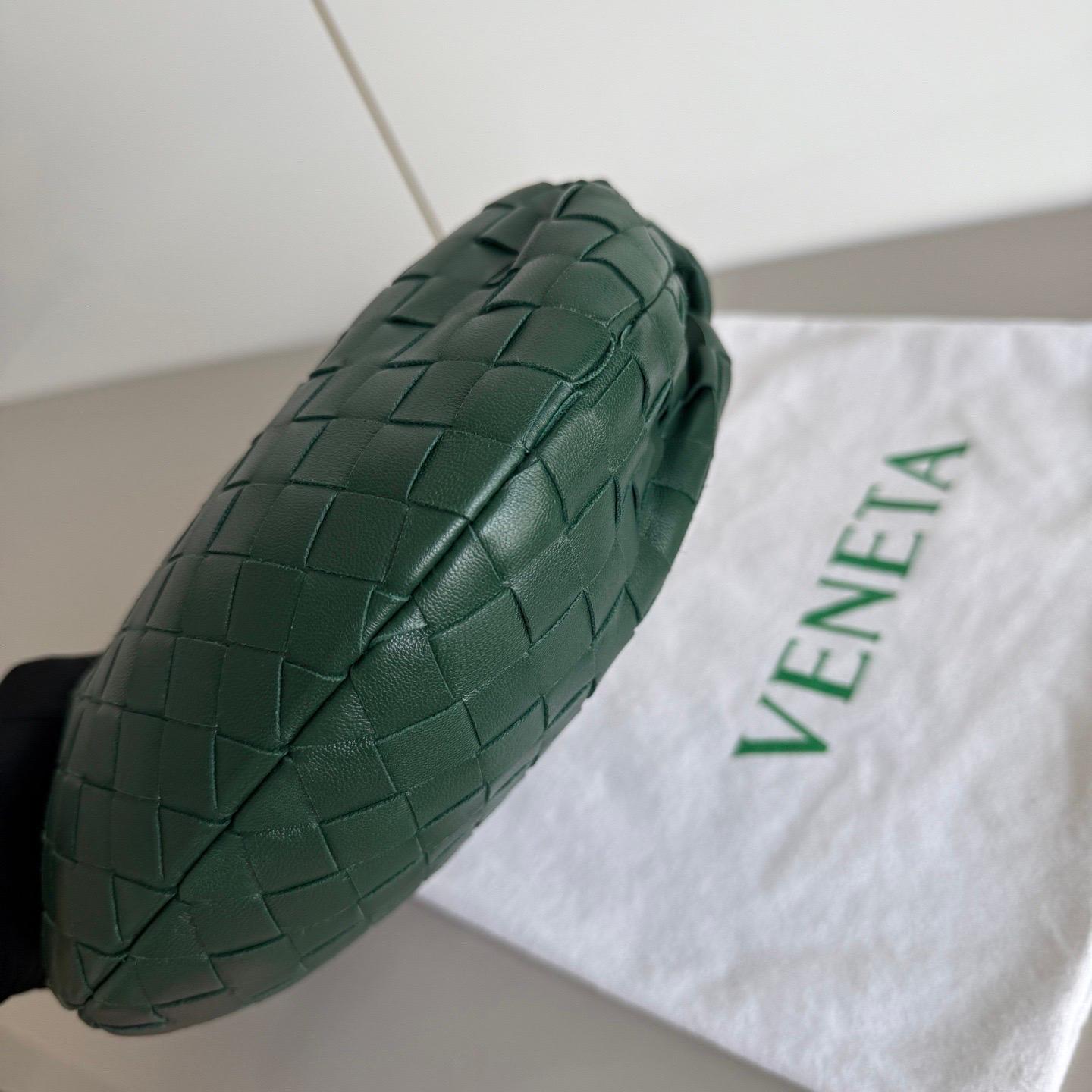 Bottega Veneta Dark Forest Green Mini Lambskin Leather Clutch Bag For Sale 7