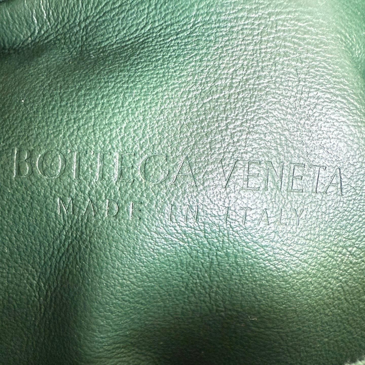Bottega Veneta Dark Forest Green Mini Lambskin Leather Clutch Bag For Sale 9