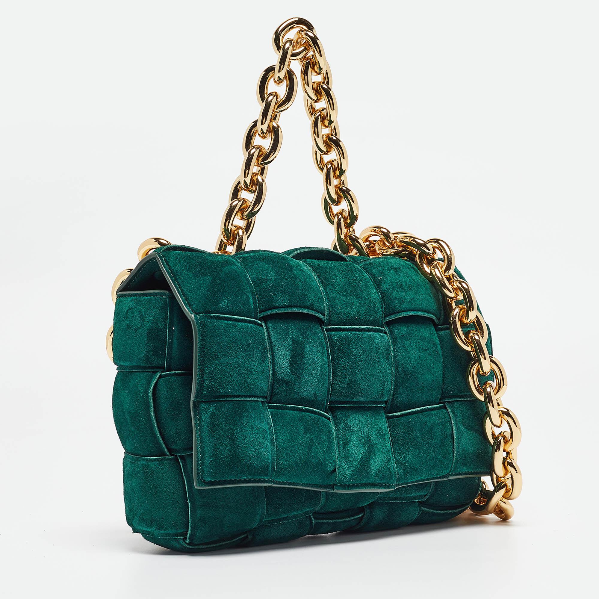 Bottega Veneta Dark Green Padded Suede Chain Cassette Shoulder Bag In Good Condition In Dubai, Al Qouz 2
