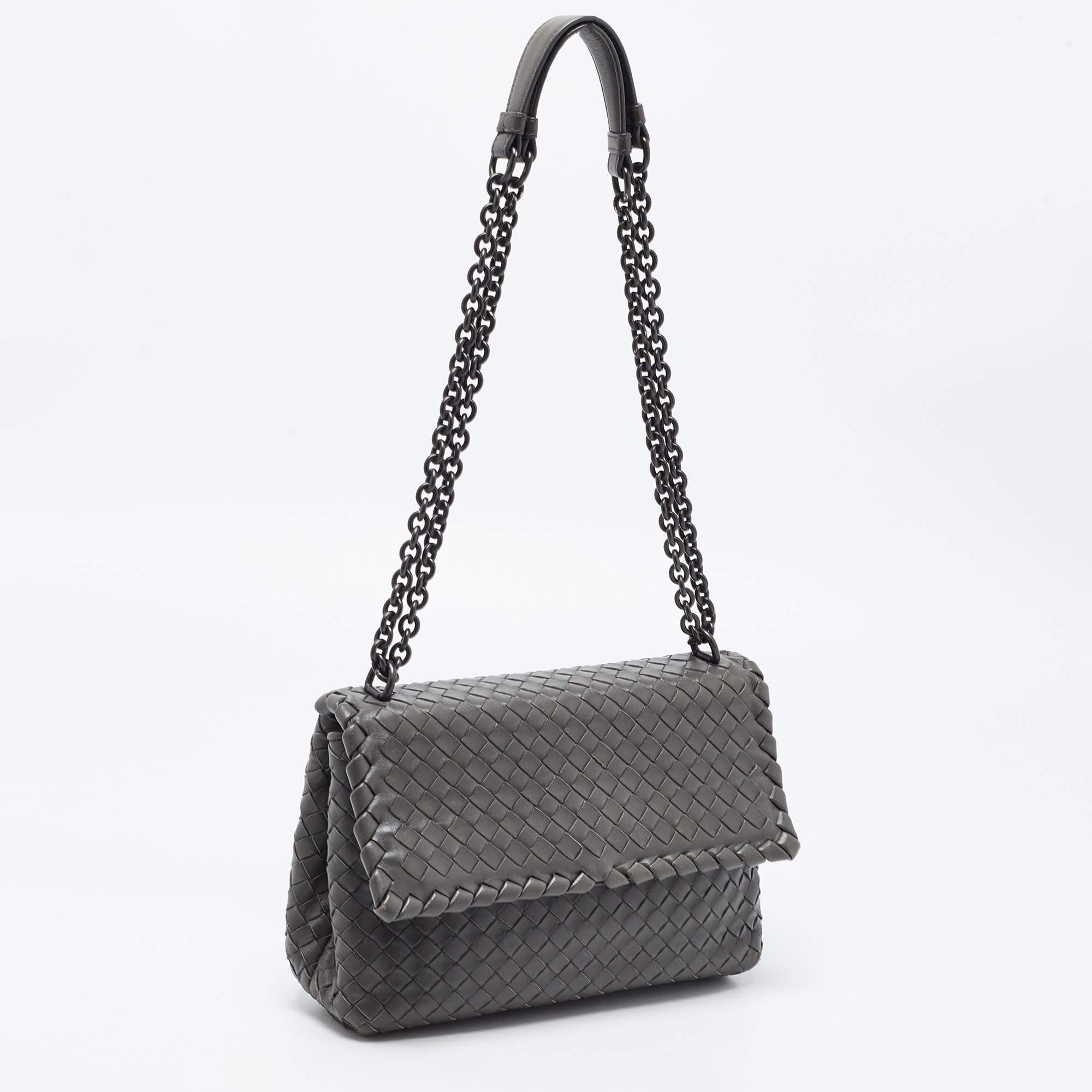 Bottega Veneta Dark Grey Intrecciato Leather Olimpia Flap Shoulder Bag In Good Condition In Dubai, Al Qouz 2
